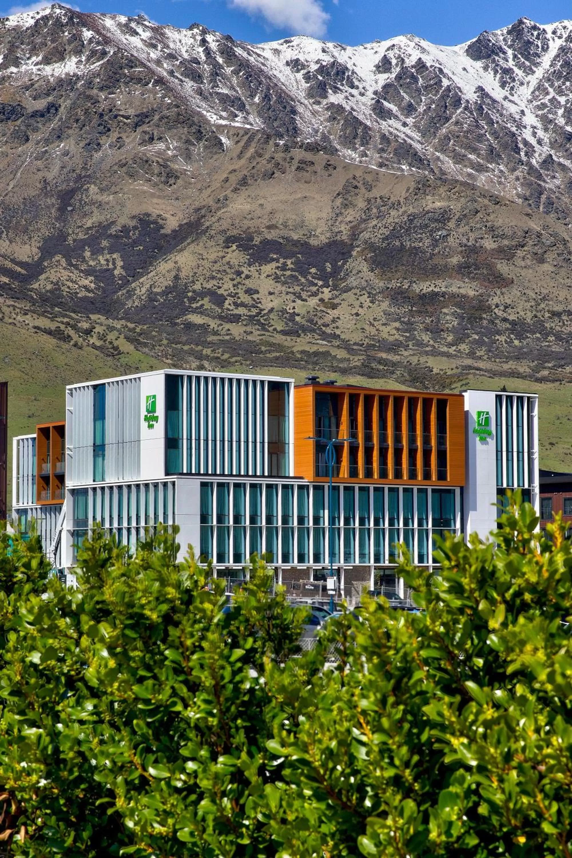 Property building in Holiday Inn Queenstown Remarkables Park
