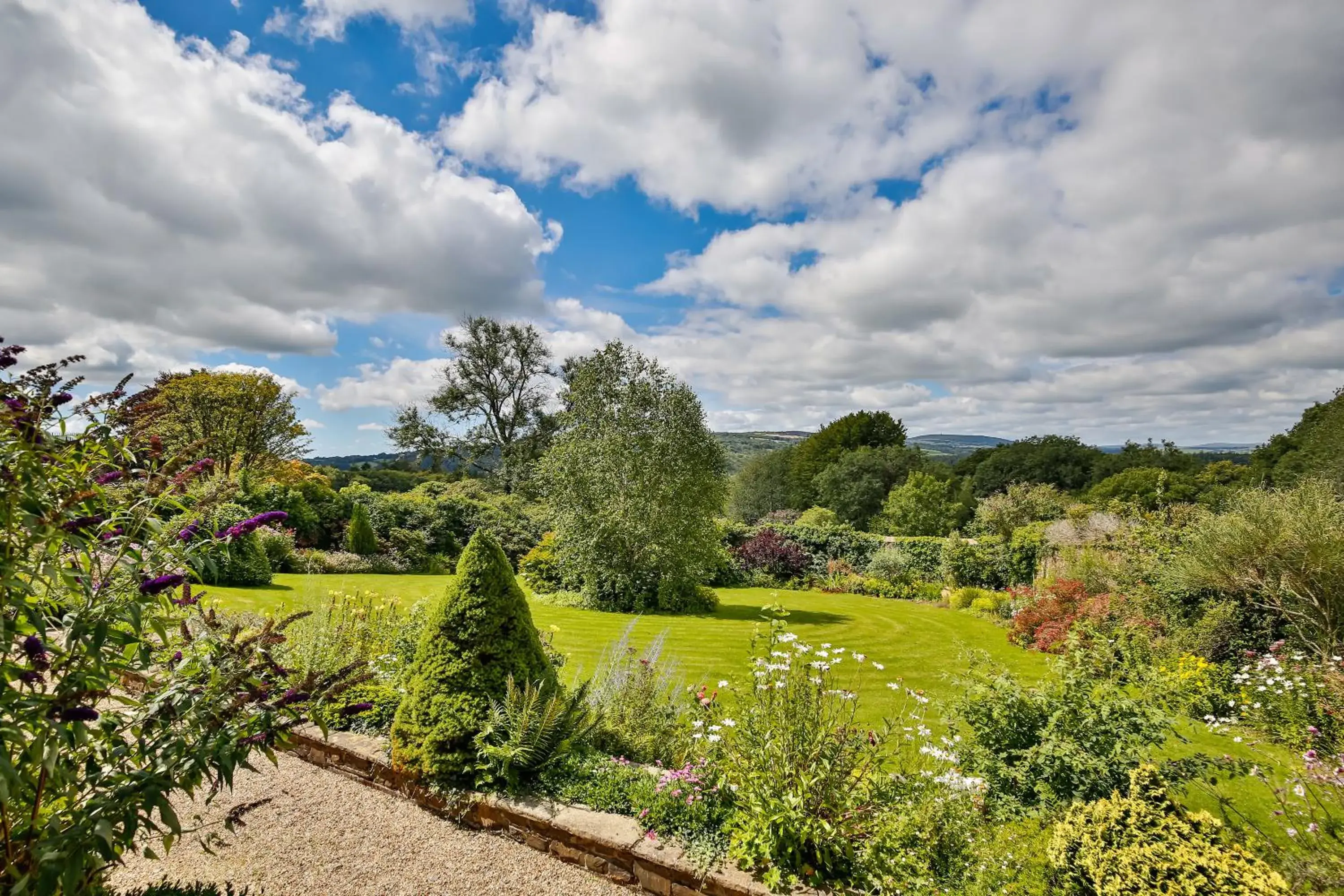 Garden view in The Horn Of Plenty