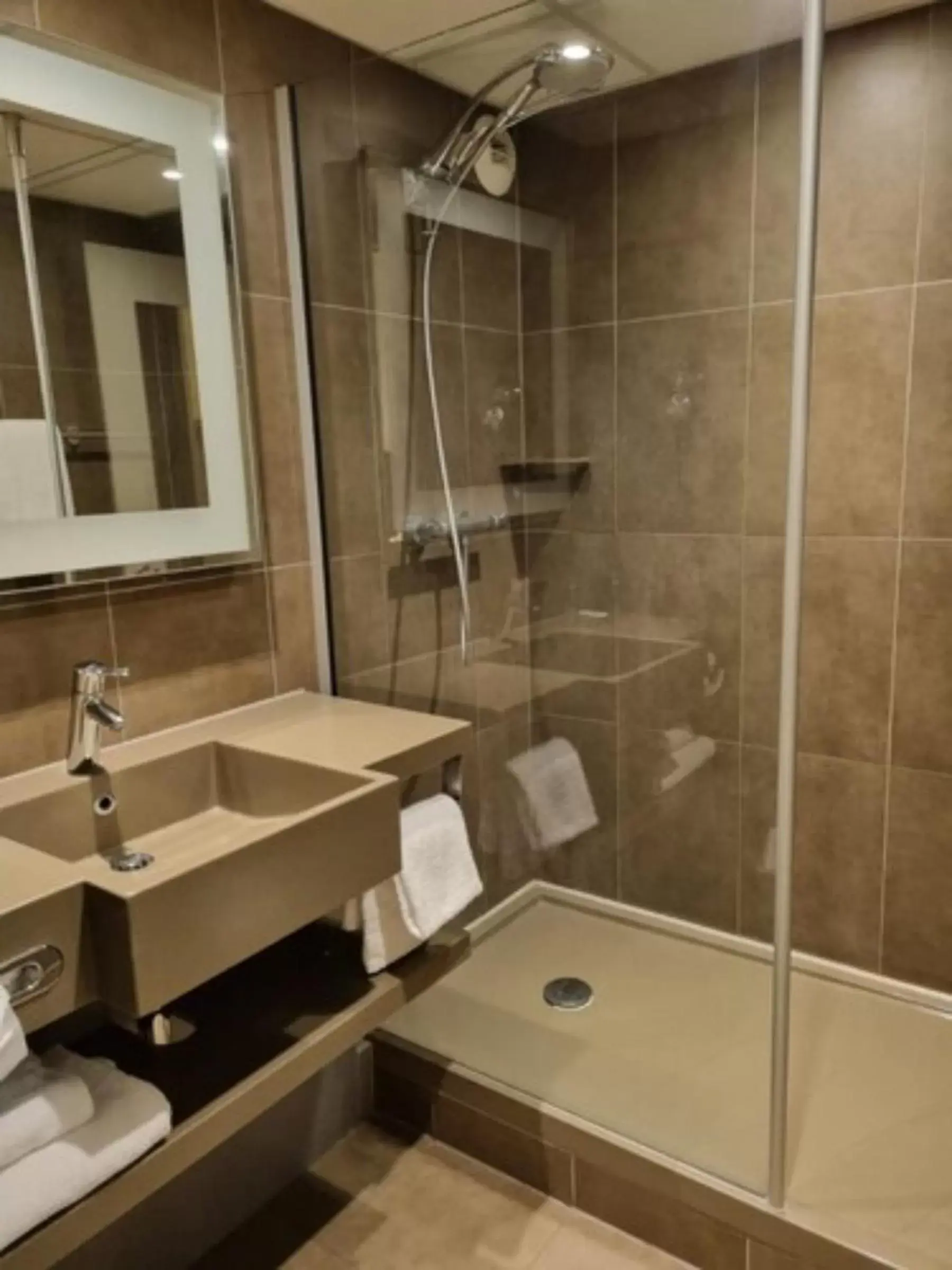 Shower, Bathroom in Novotel Antwerpen