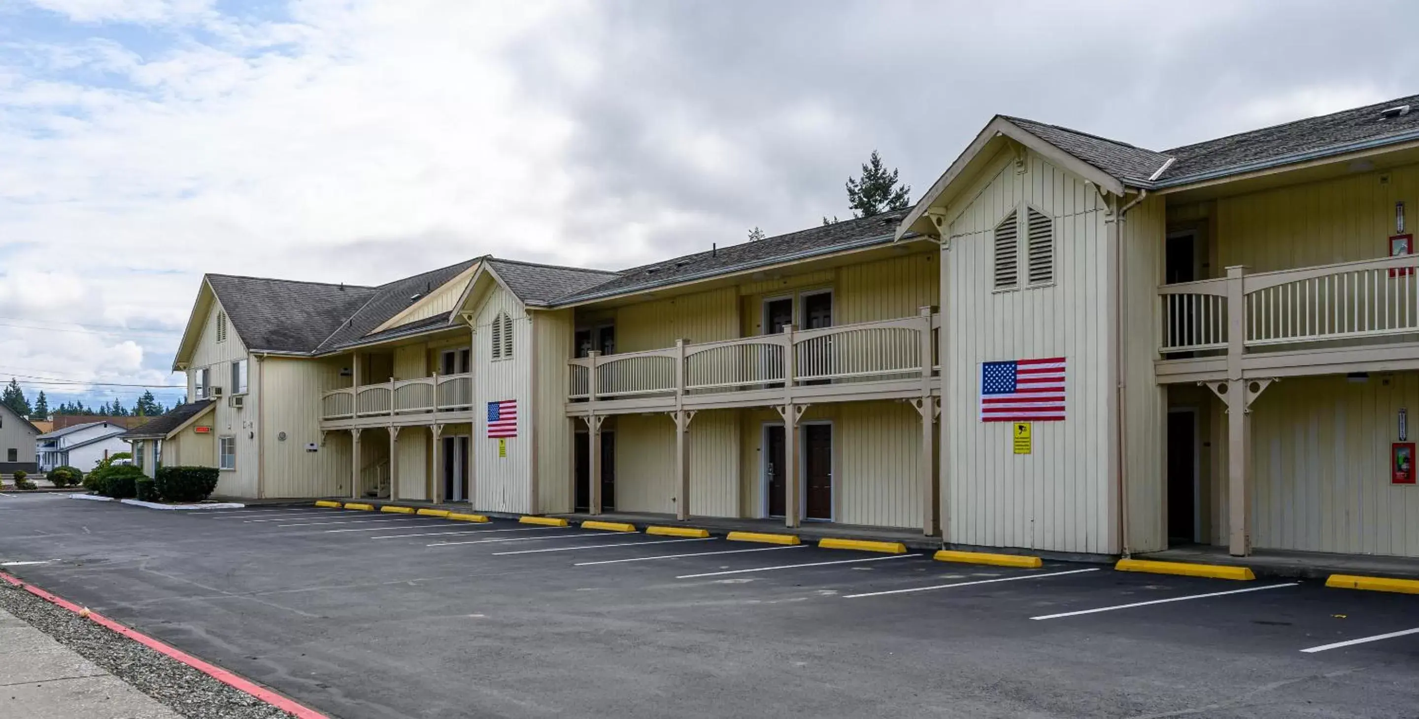 Property building in Three Rivers Inn Sedro Woolley Property building in Three Rivers Inn Sedro Woolley