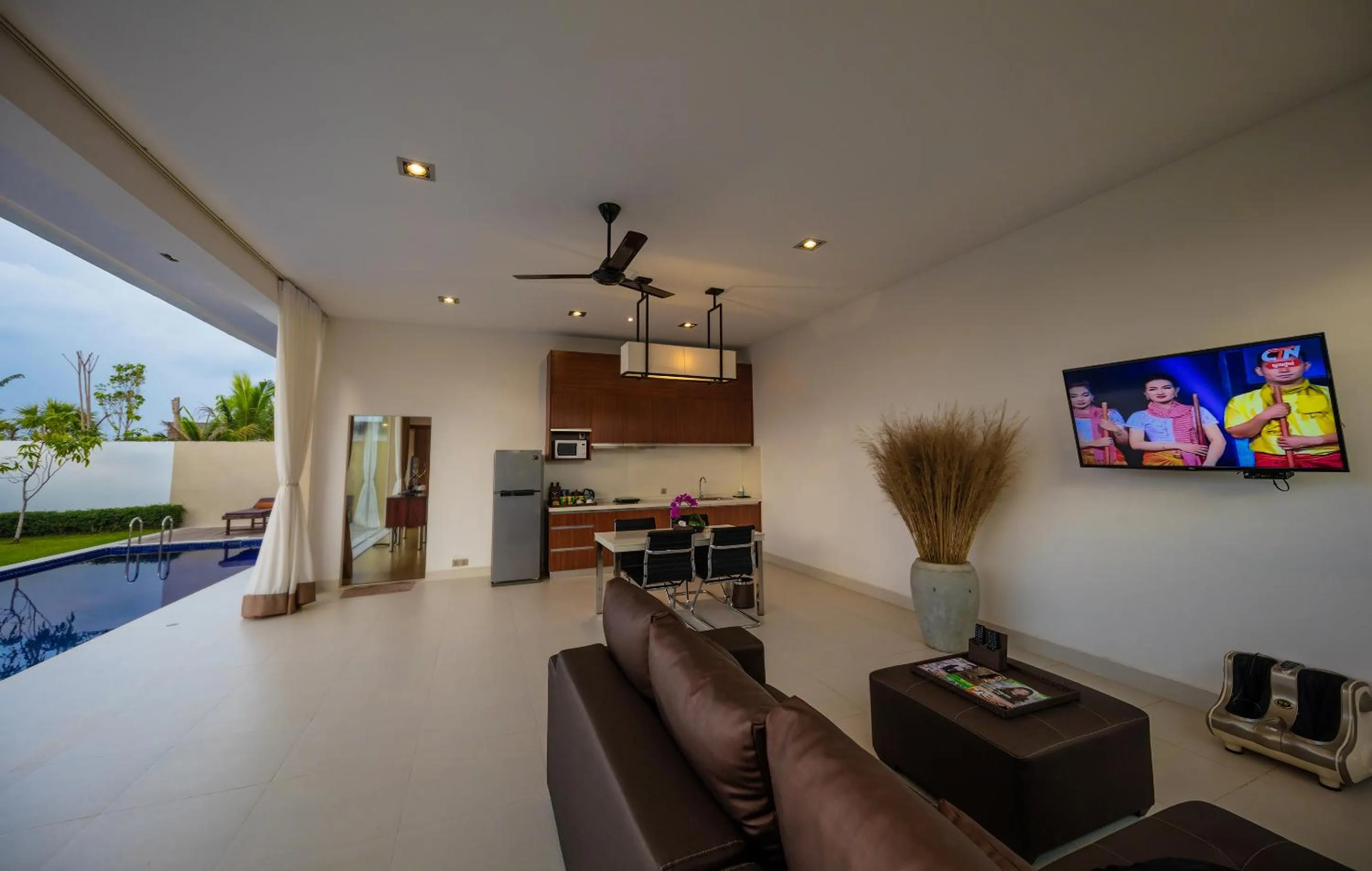 Photo of the whole room in Angkor Rendezvous