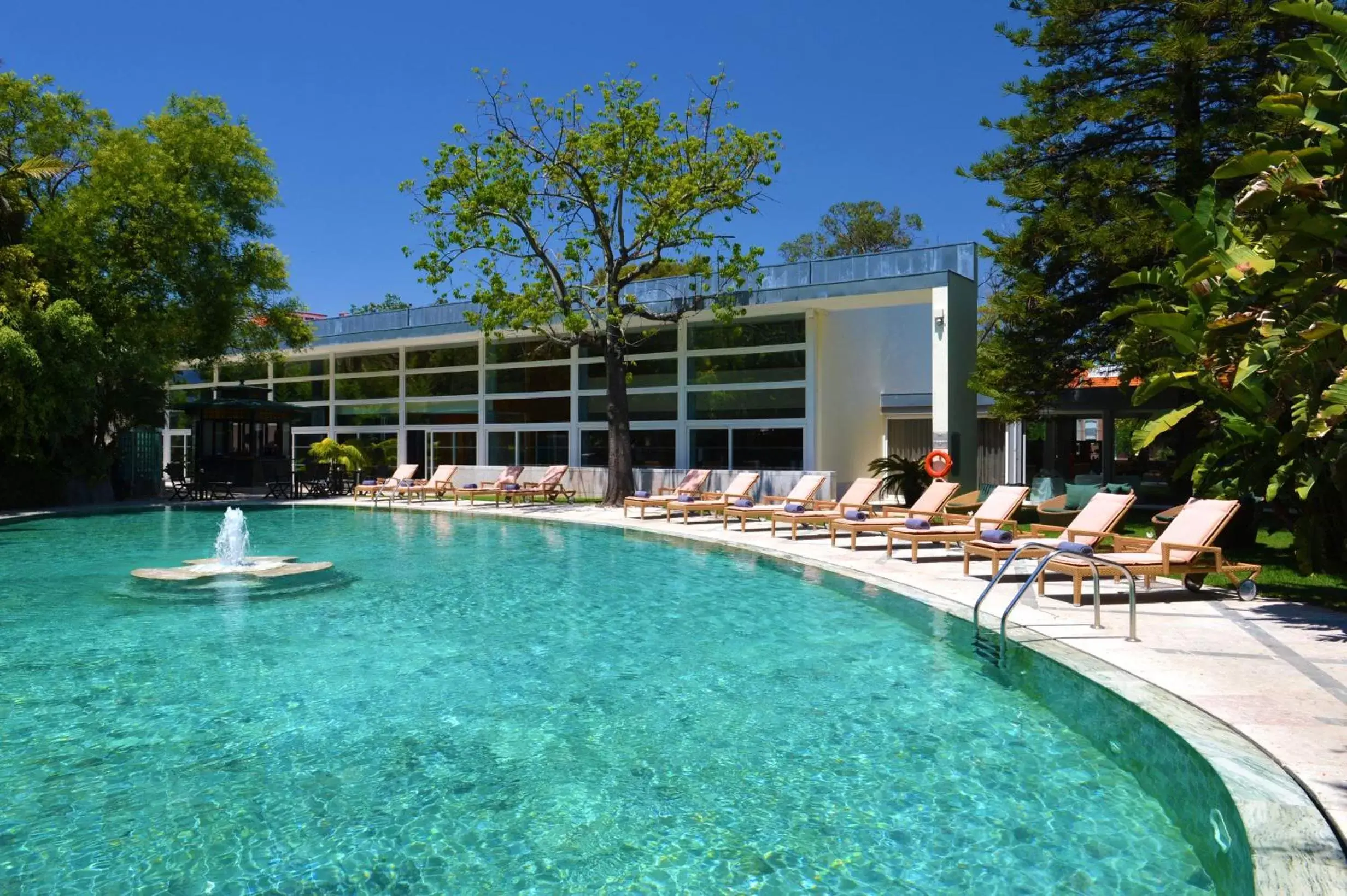 Swimming pool, Property Building in Pestana Palace Lisboa Hotel & National Monument - The Leading Hotels of the World