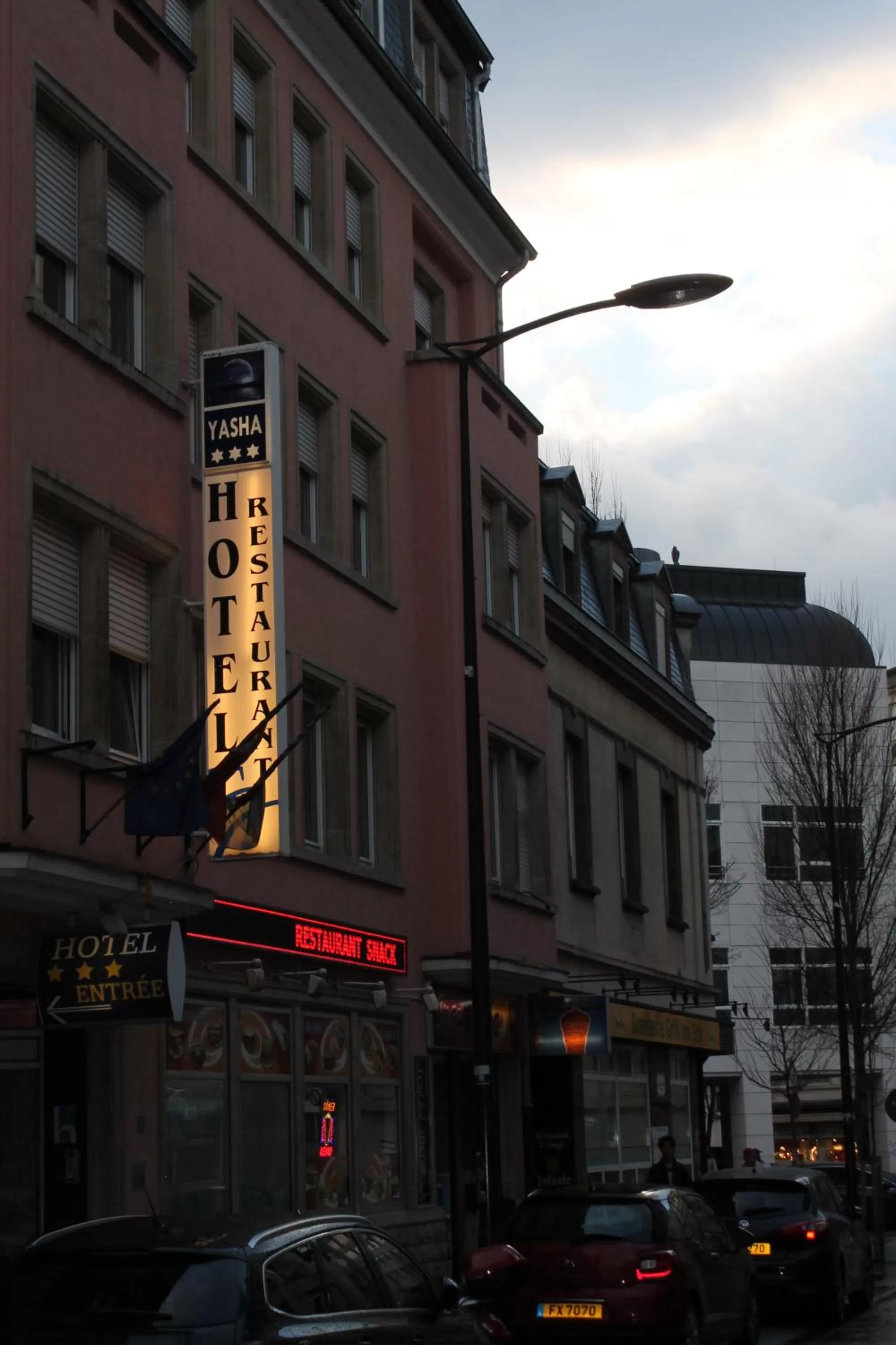 Facade/entrance in Yasha Hotel