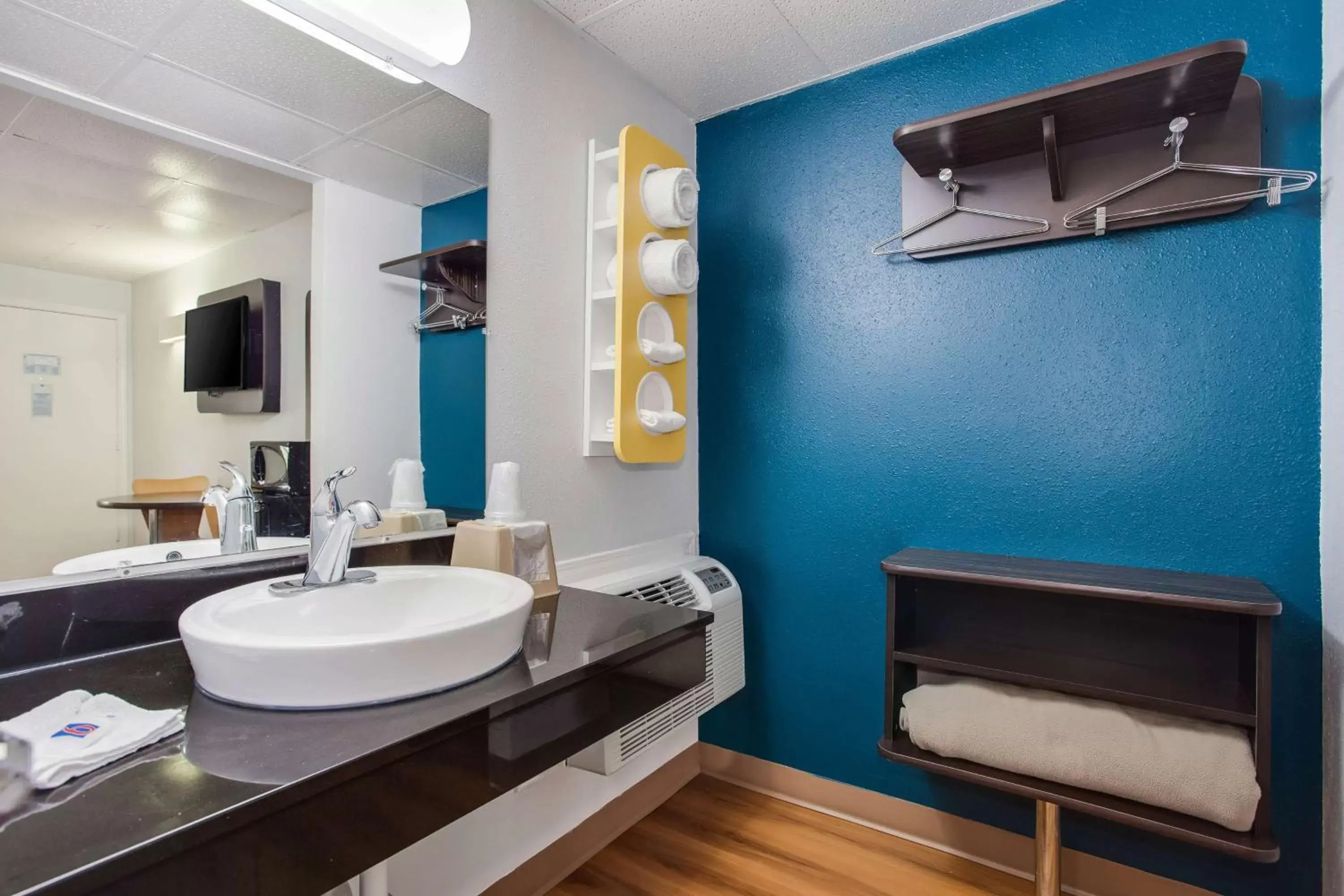 Photo of the whole room in Motel 6-Walterboro, SC Photo of the whole room in Motel 6-Walterboro, SC