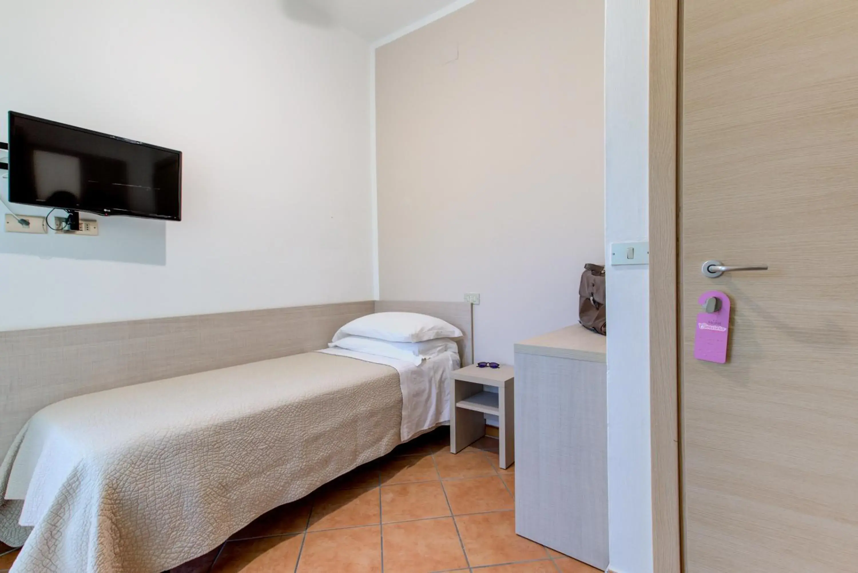 Single Room in Hotel Cimarosa