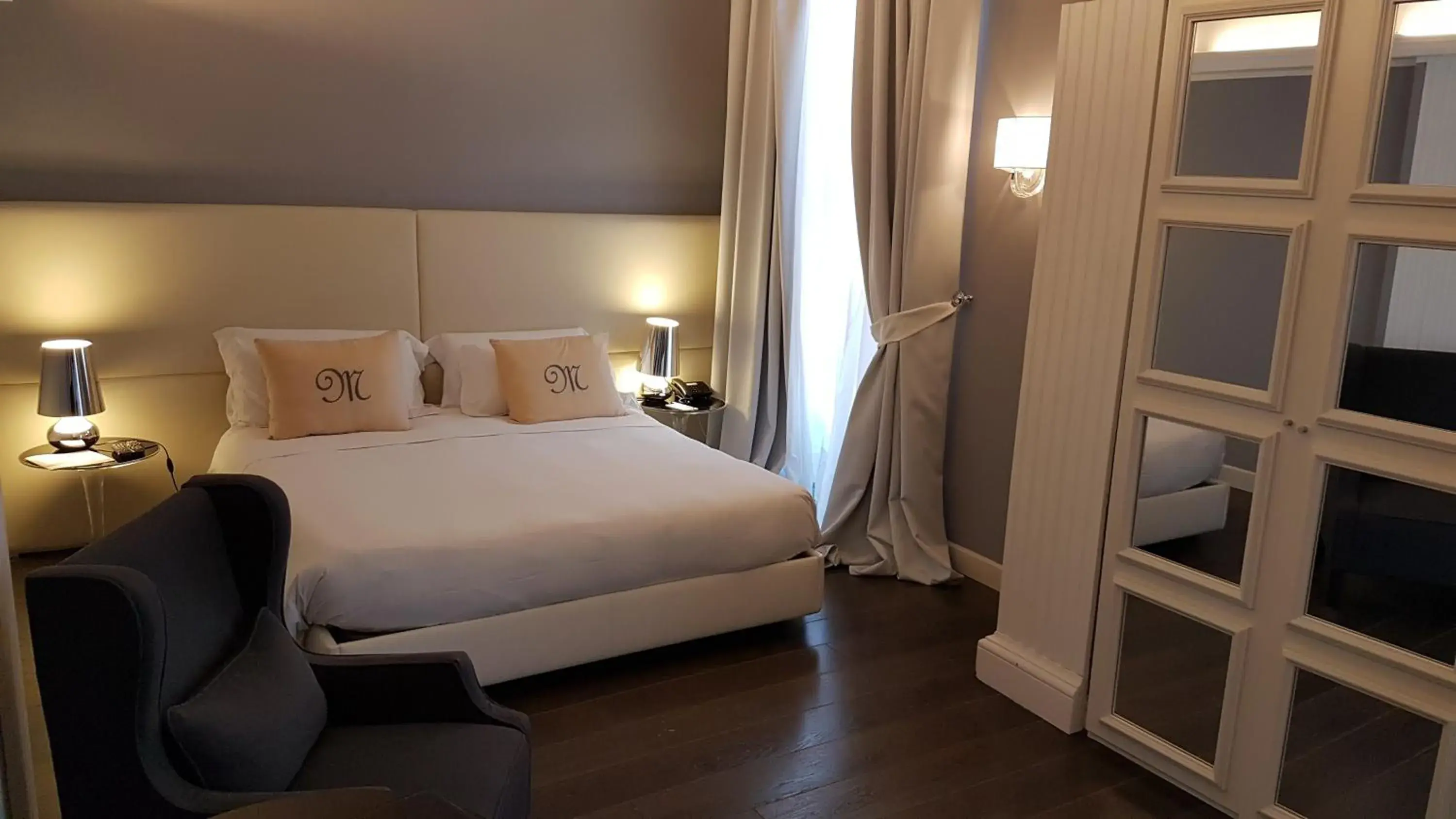 Photo of the whole room, Bed in Hotel Metropole Taormina