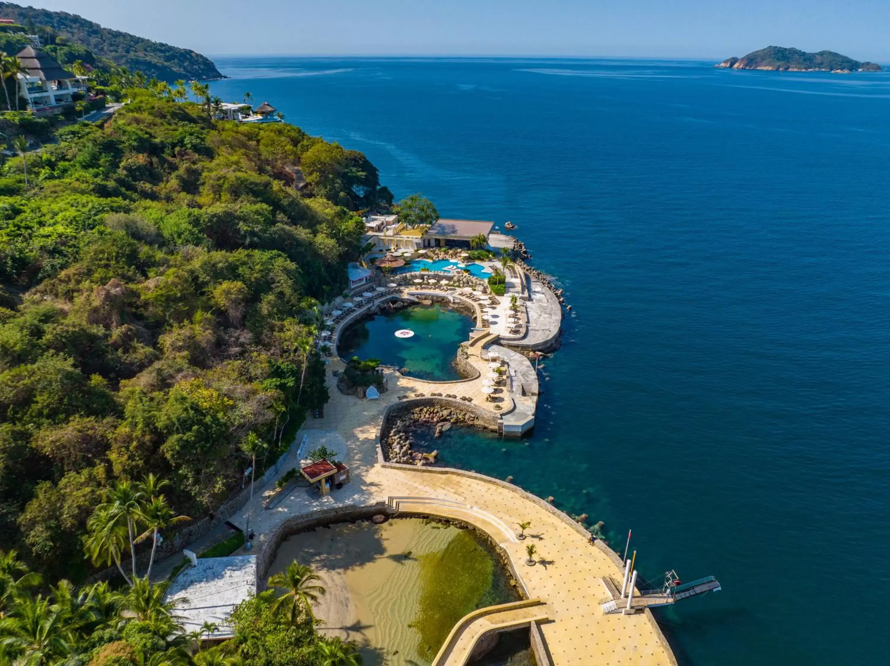 Swimming pool, Bird's-eye View in Las Brisas Acapulco