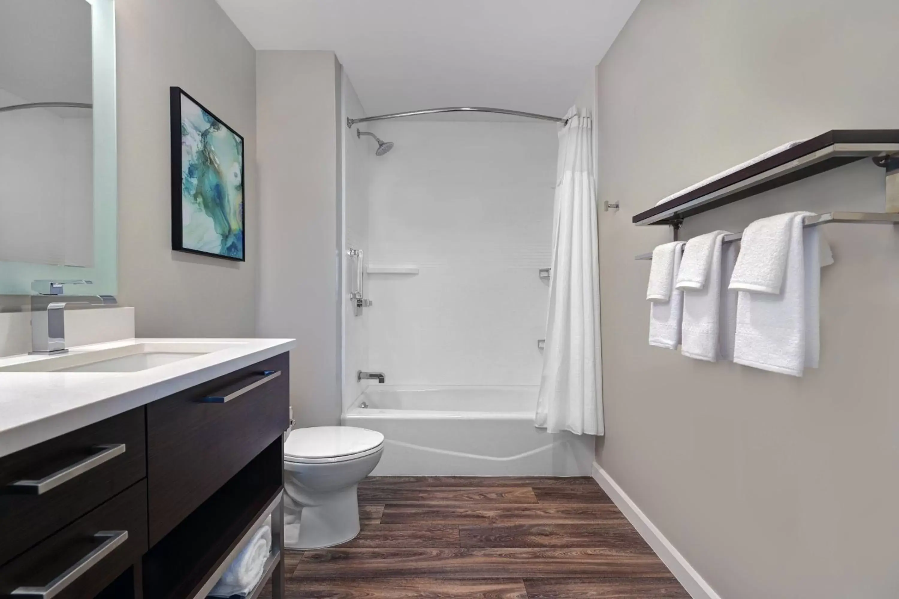 Bathroom in TownePlace Suites Sacramento Airport Natomas