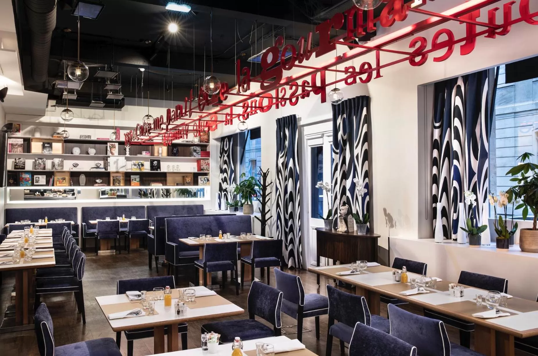 Restaurant/places to eat in Hôtel Bel Ami