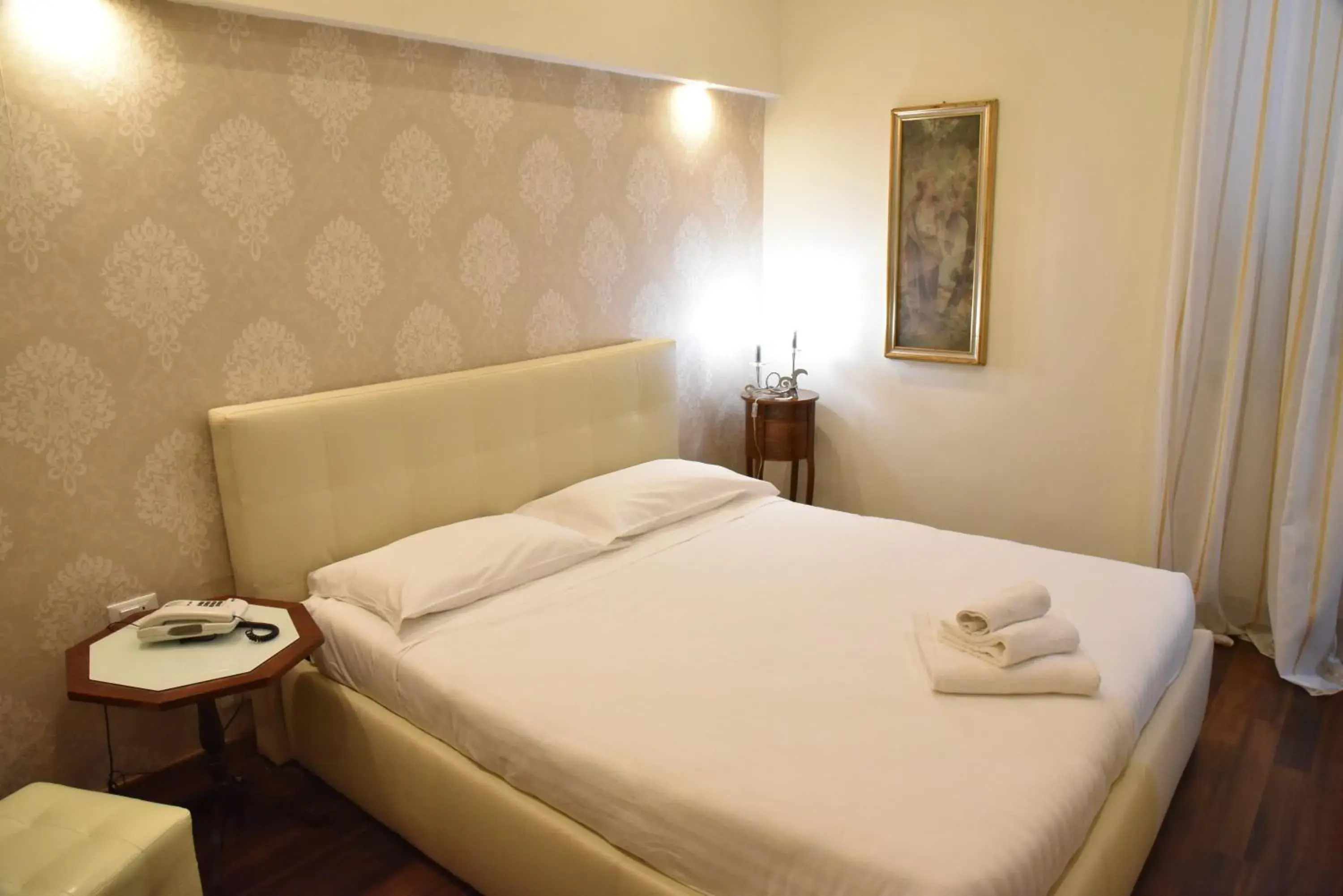 Photo of the whole room, Bed in Antico Hotel Moderno