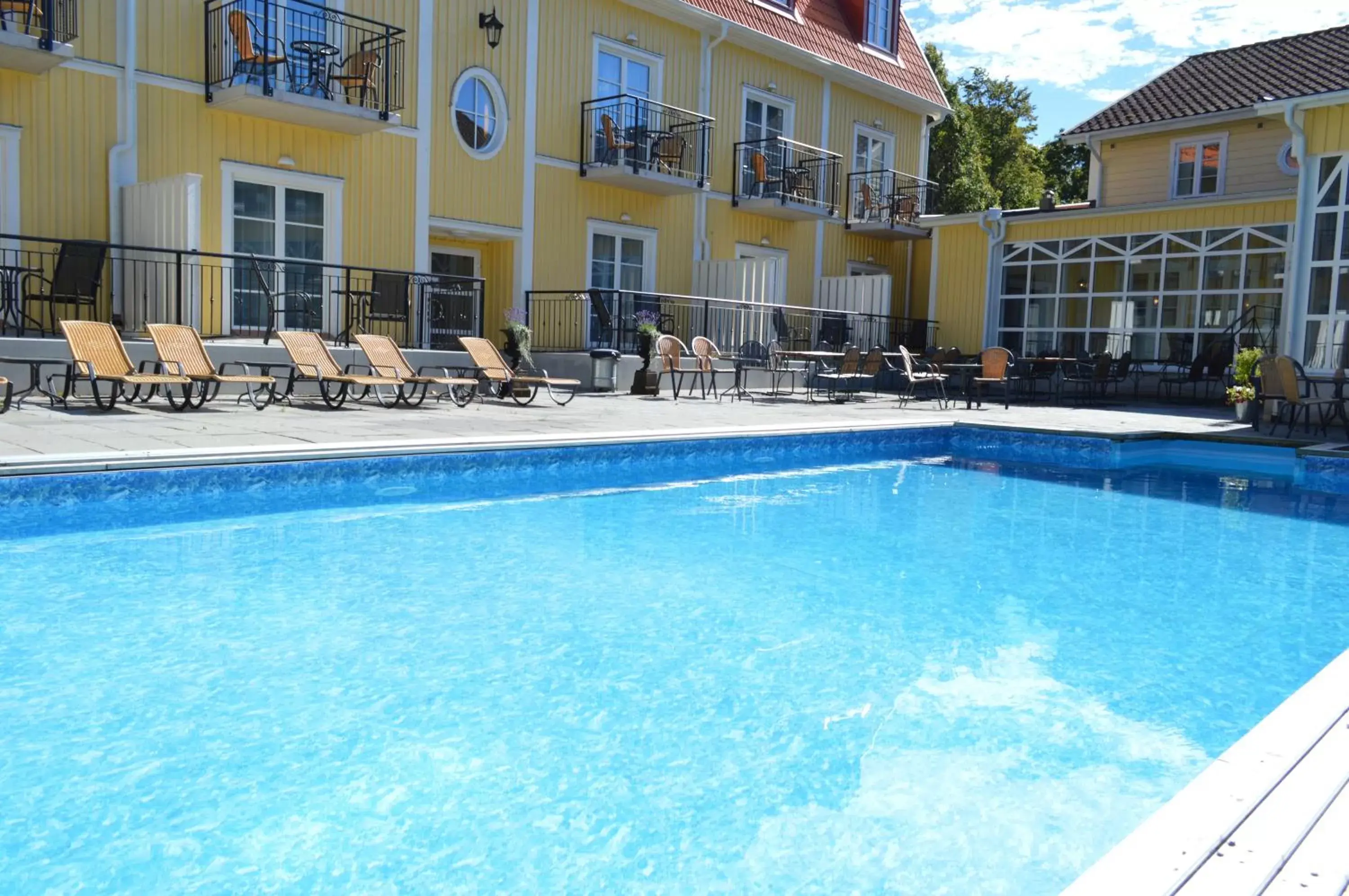Swimming Pool in Hotel Skansen