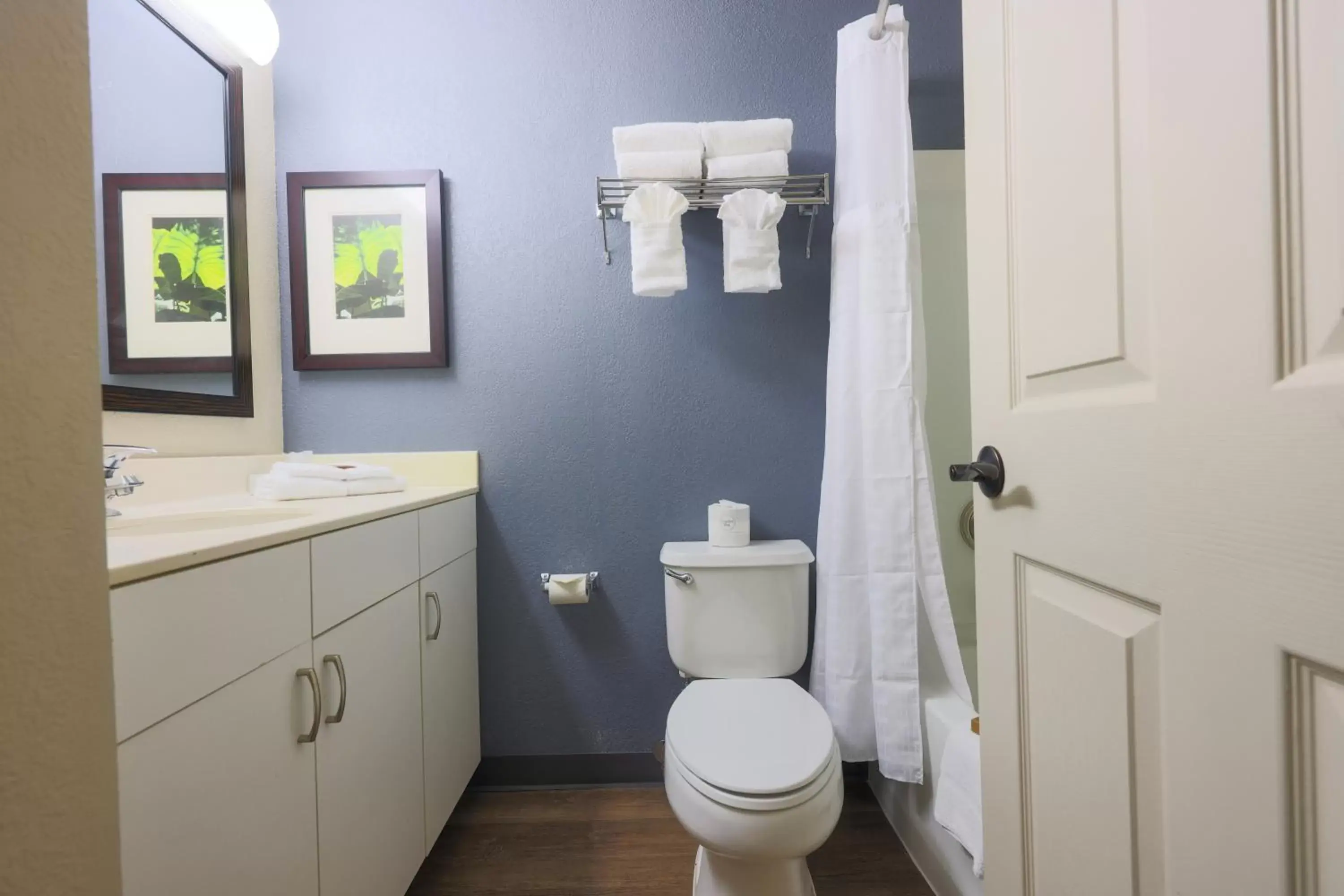 Bathroom in Admiral Suites - Annapolis