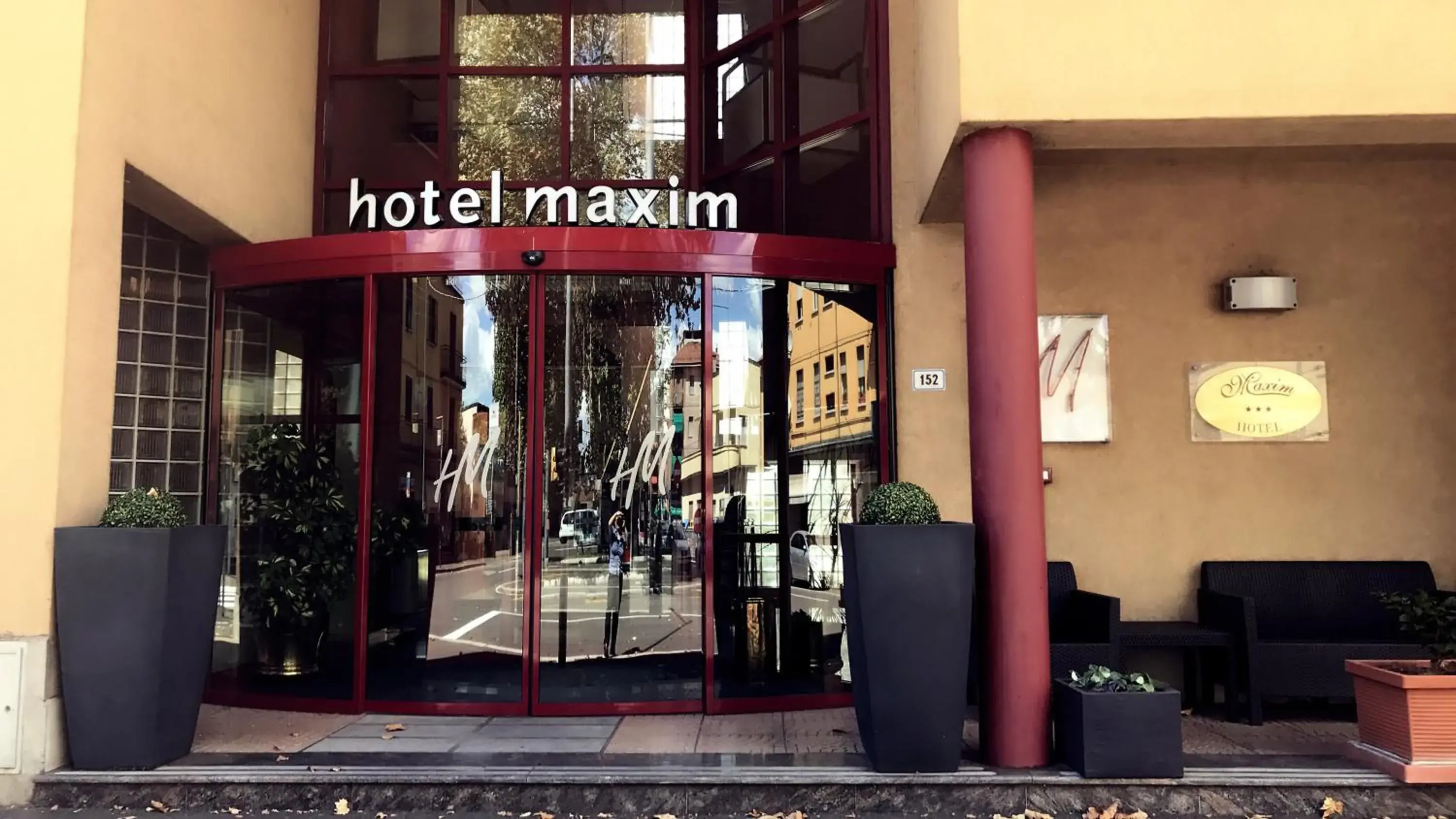 Facade/entrance in Hotel Maxim