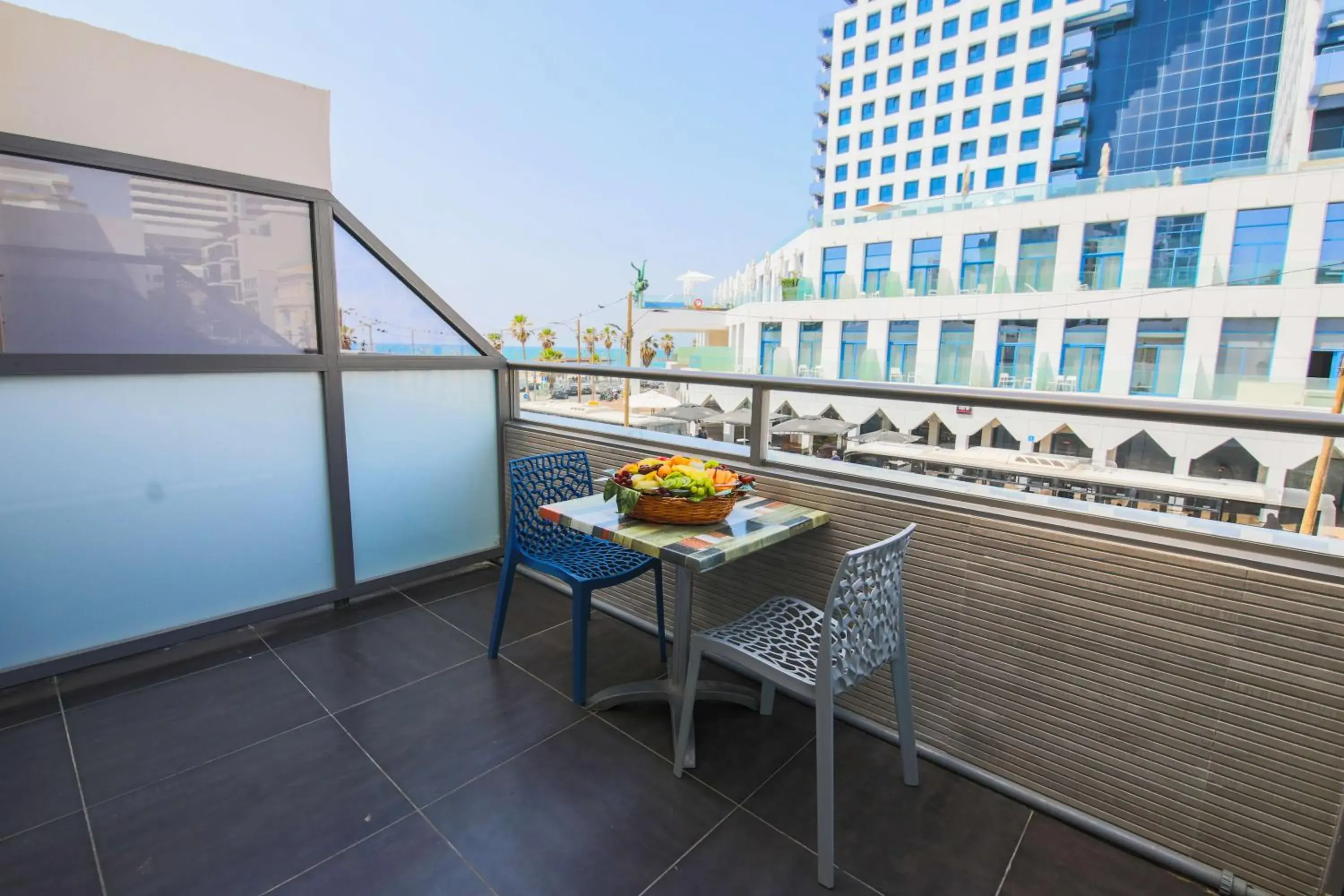 View (from property/room), Balcony/Terrace in Miami Beach Hotel Tel Aviv