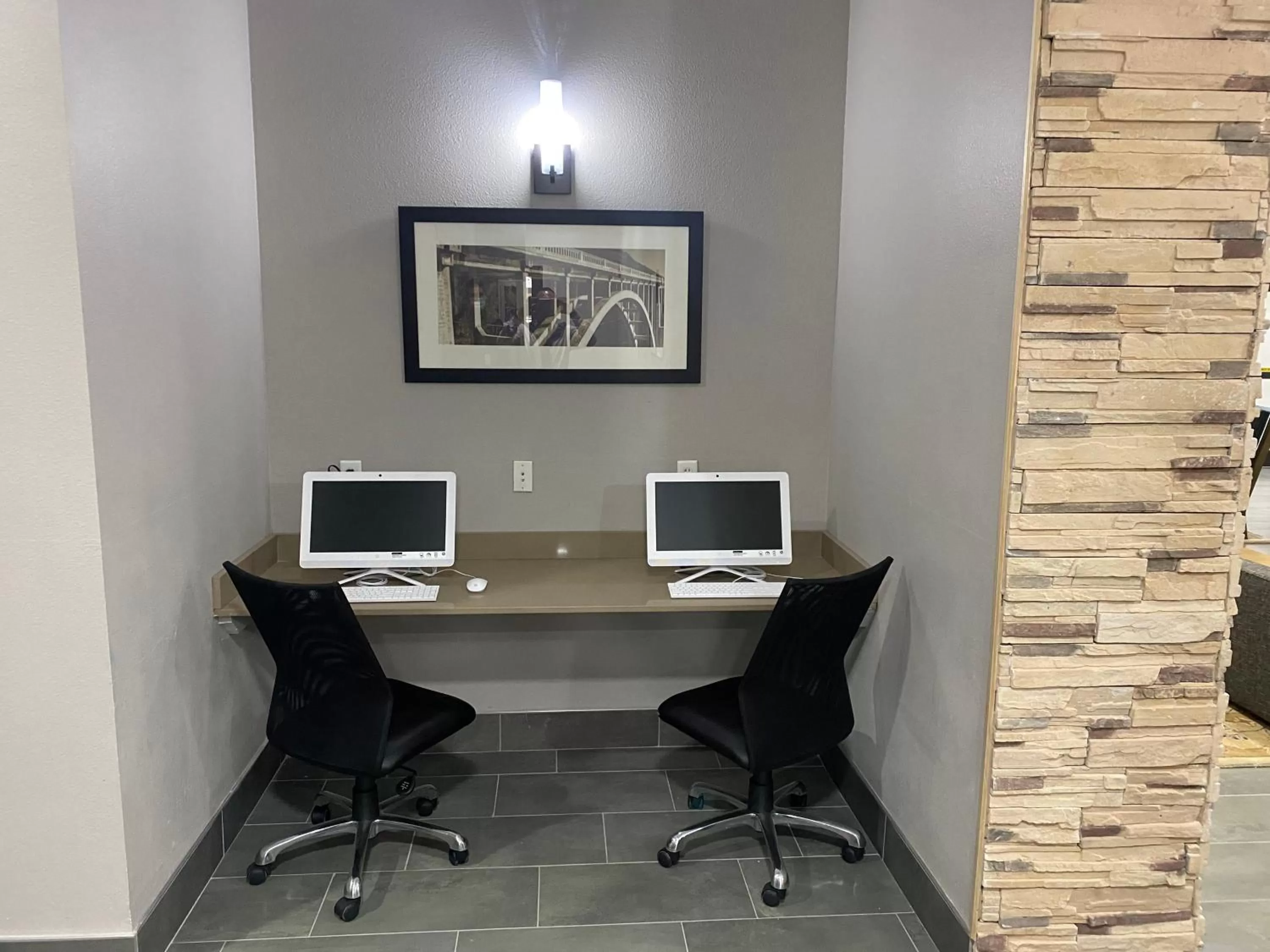 Business facilities in Country Inn & Suites by Radisson, RJ Stadium - Tampa Airport East