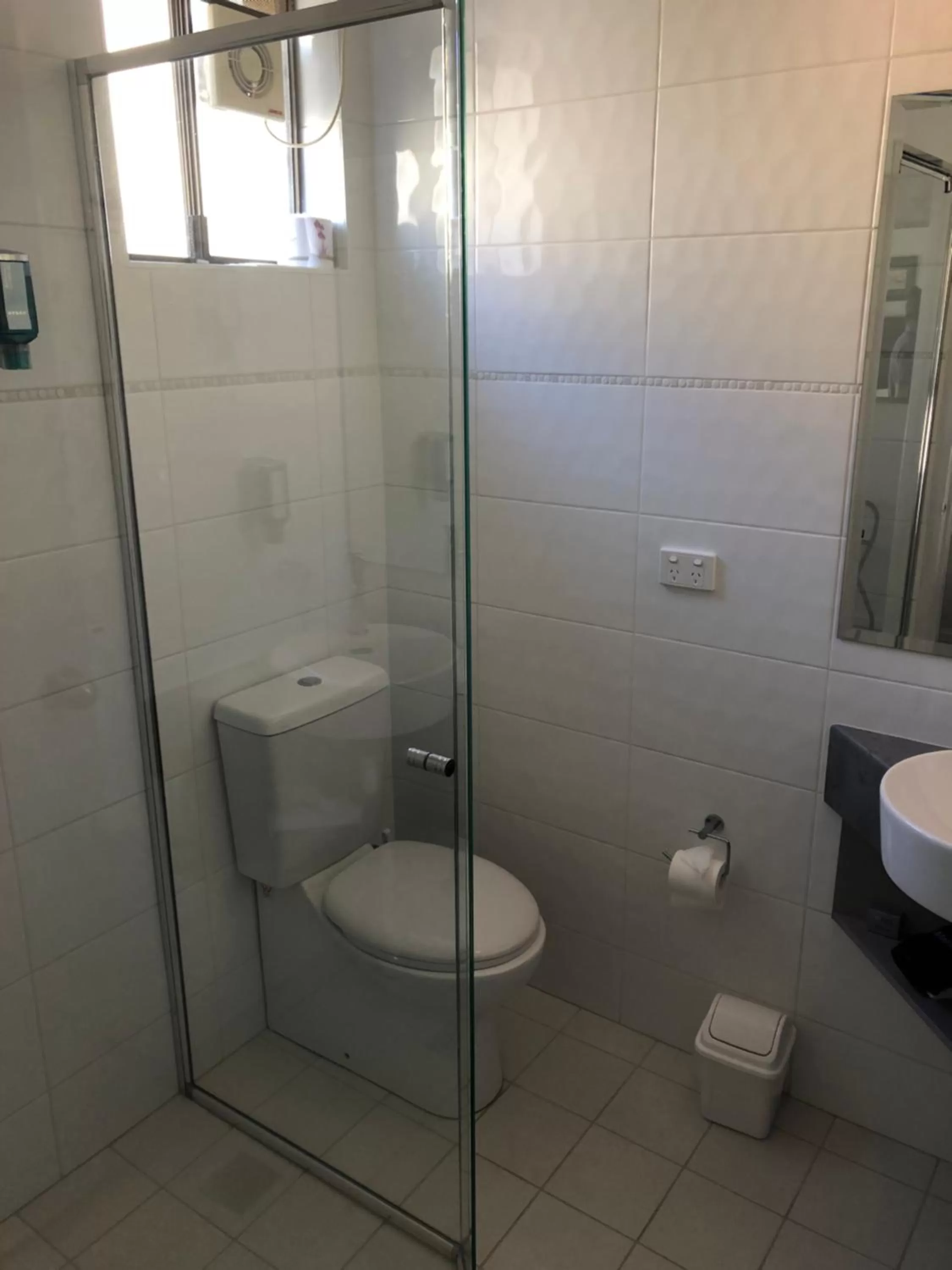 Shower in Araluen Motor Lodge