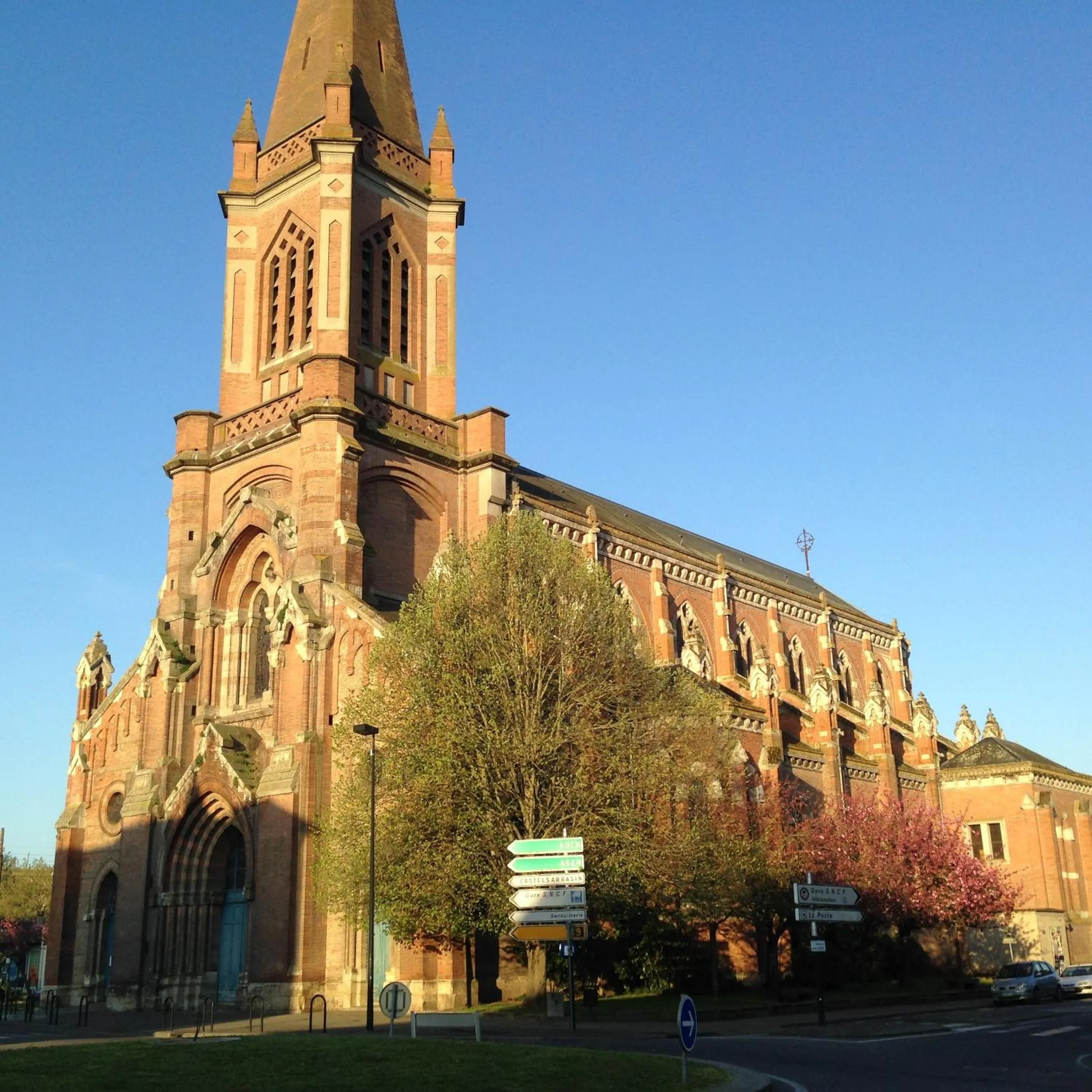 Nearby landmark in Hôtel du Commerce