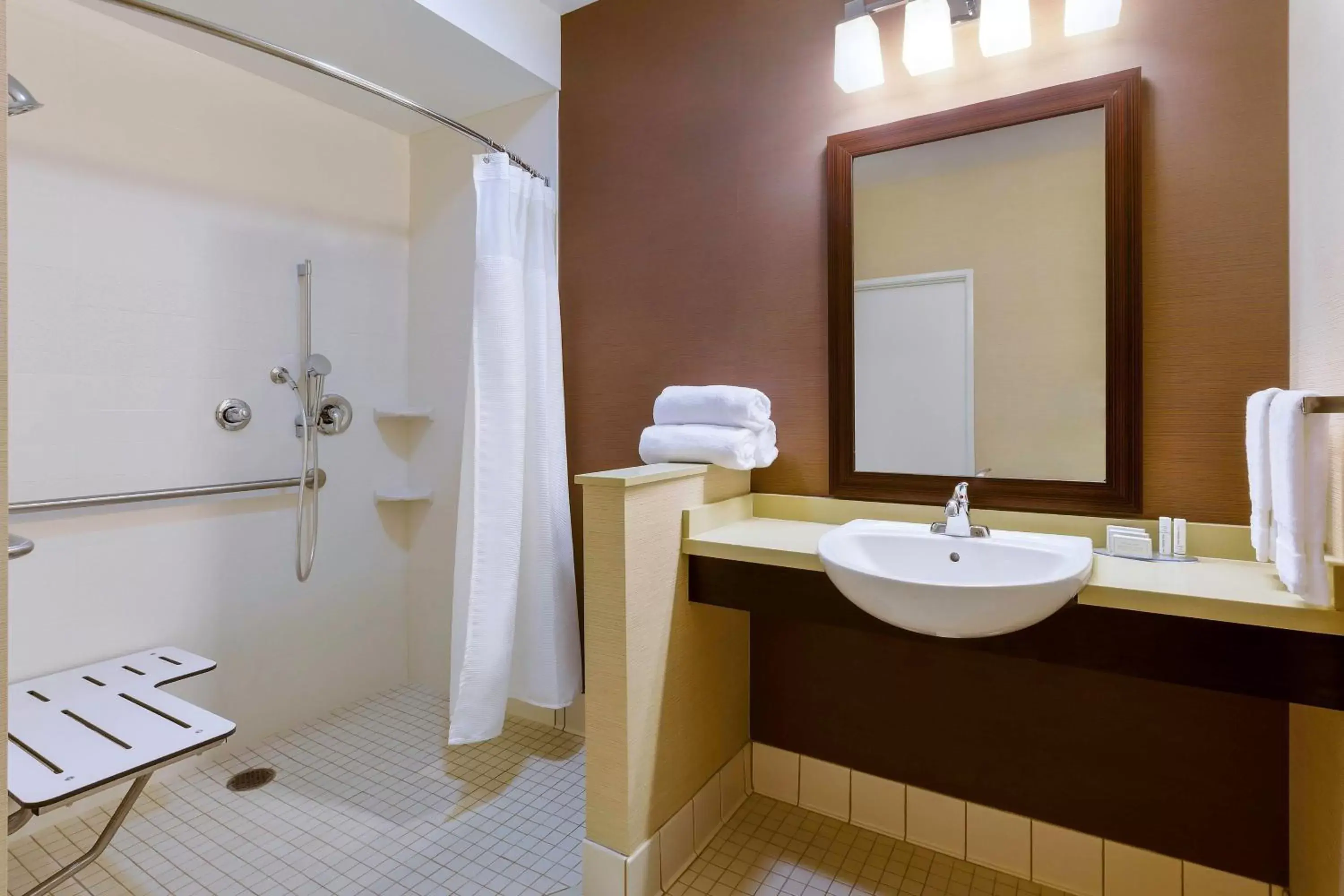 Bathroom in Fairfield Inn & Suites Riverside Corona/Norco