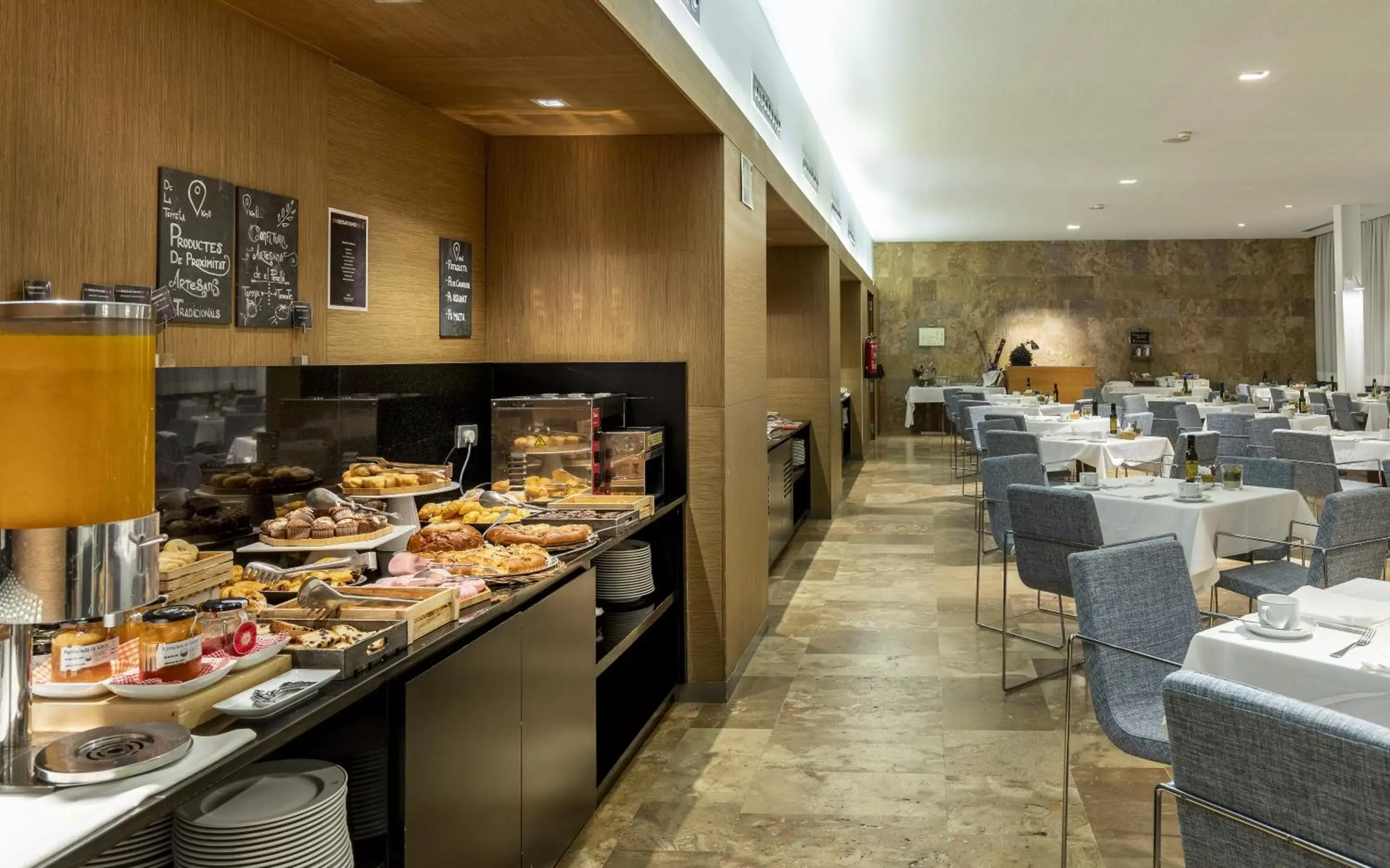 Buffet breakfast, Restaurant/Places to Eat in Parador de El Saler