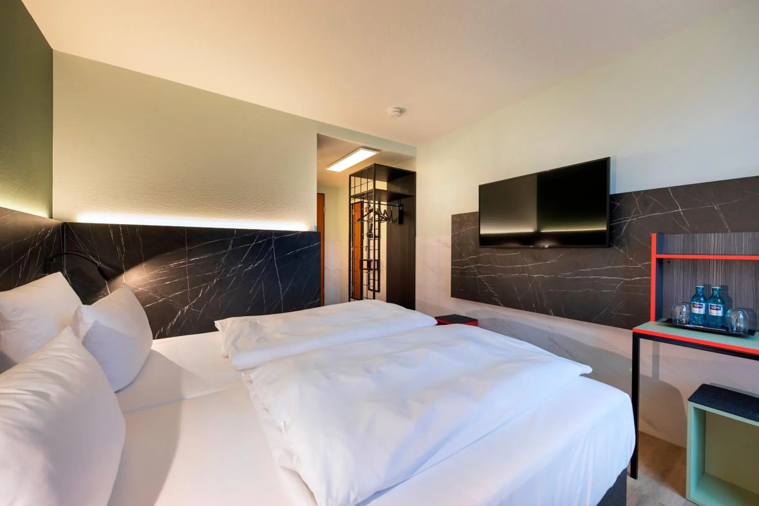 Photo of the whole room, Bed in ACHAT Hotel Stuttgart Airport Messe