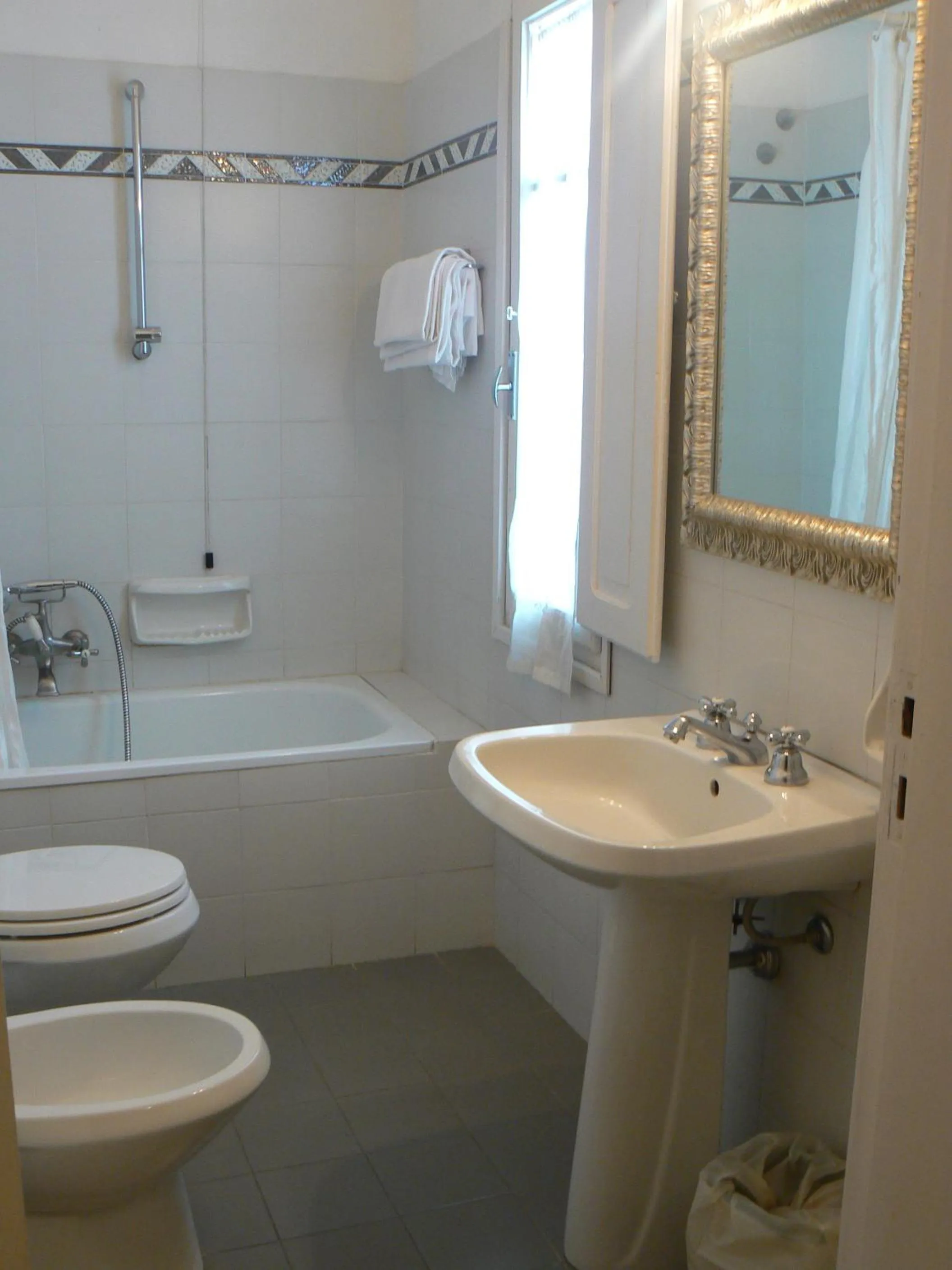 Bathroom in Hotel Moderno