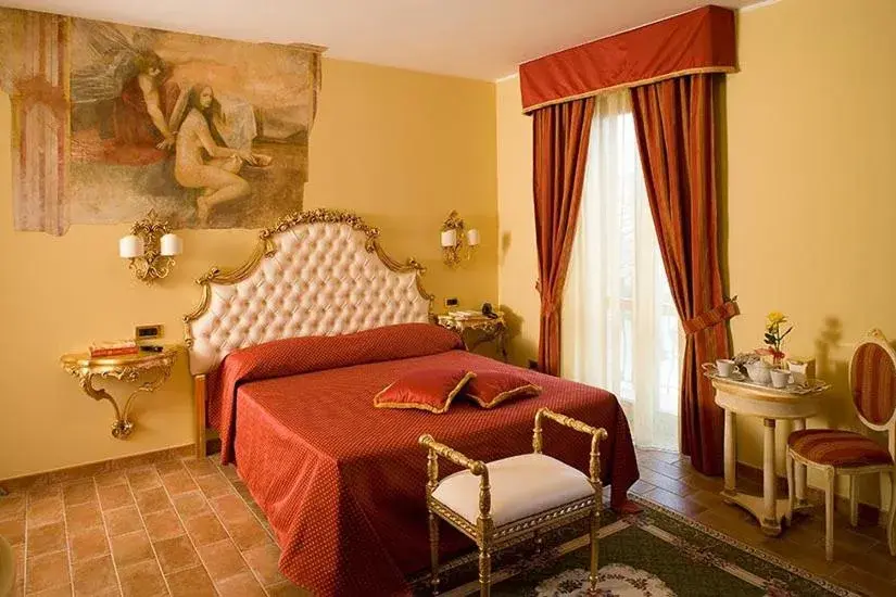 Day, Bed in Relais Madonna di Campagna