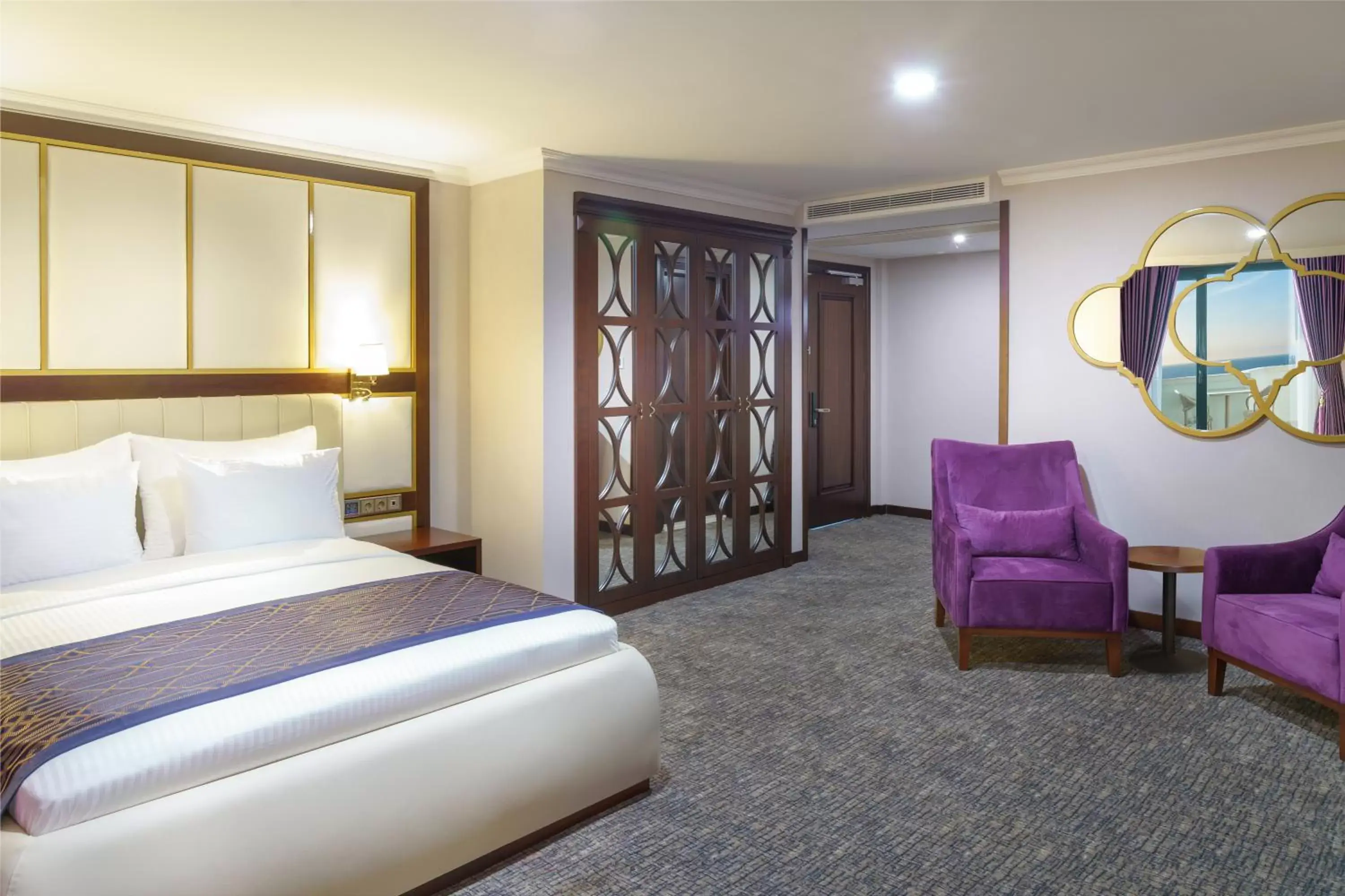 Photo of the whole room, Bed in Ramada Plaza by Wyndham Silivri