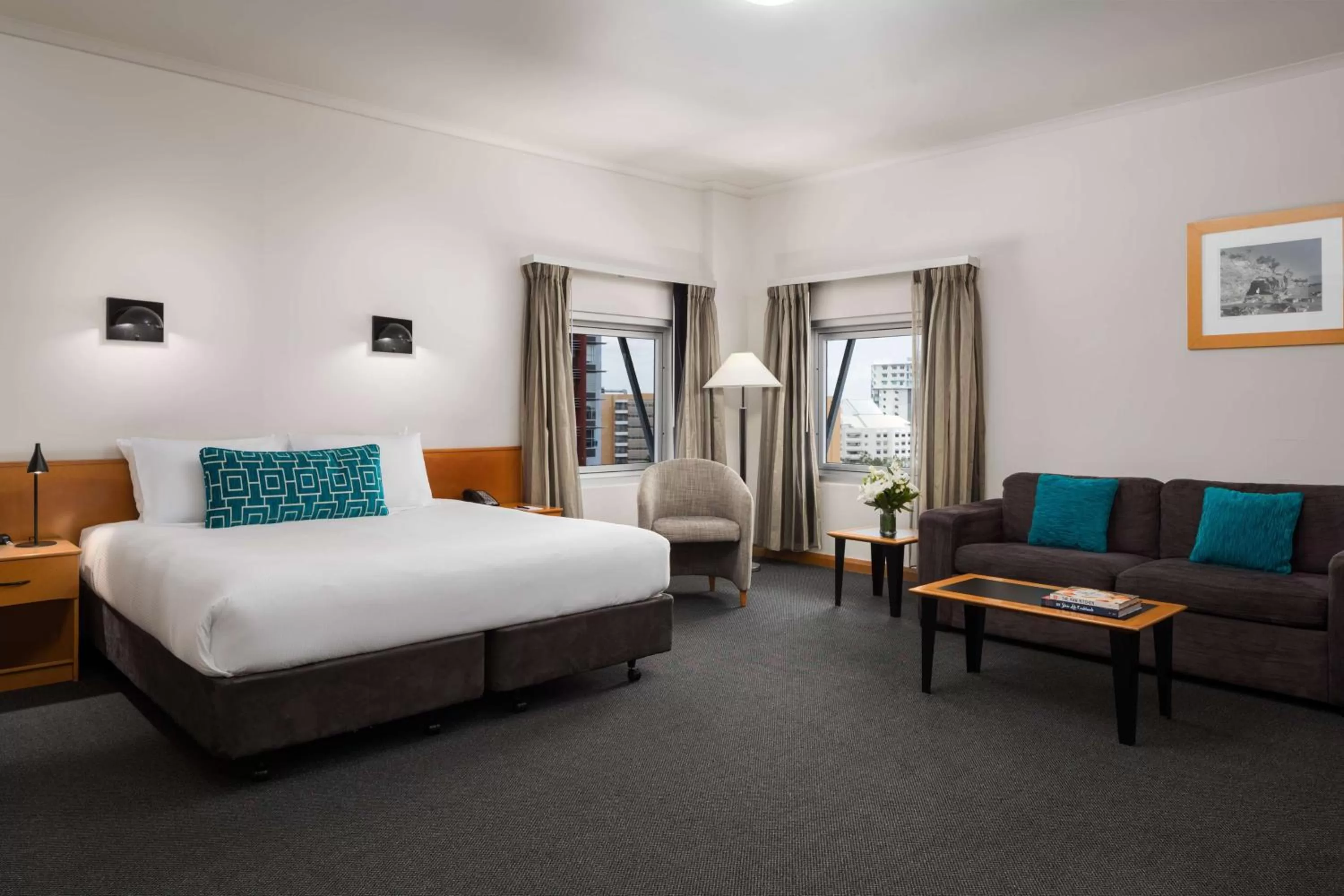 Photo of the whole room, Bed in Rydges Darwin Central