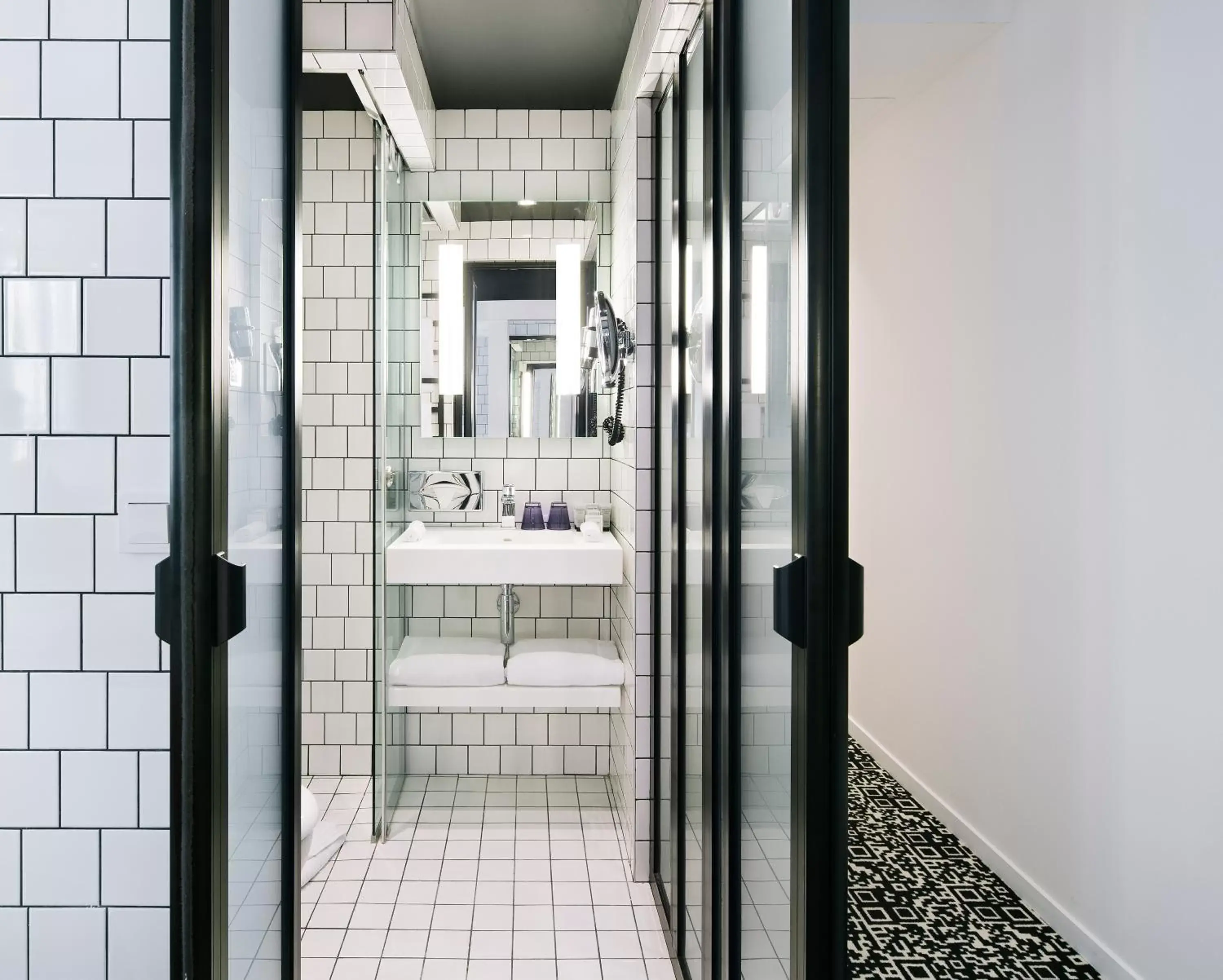 Bathroom, Floor Plan in Best Western Premier Faubourg 88