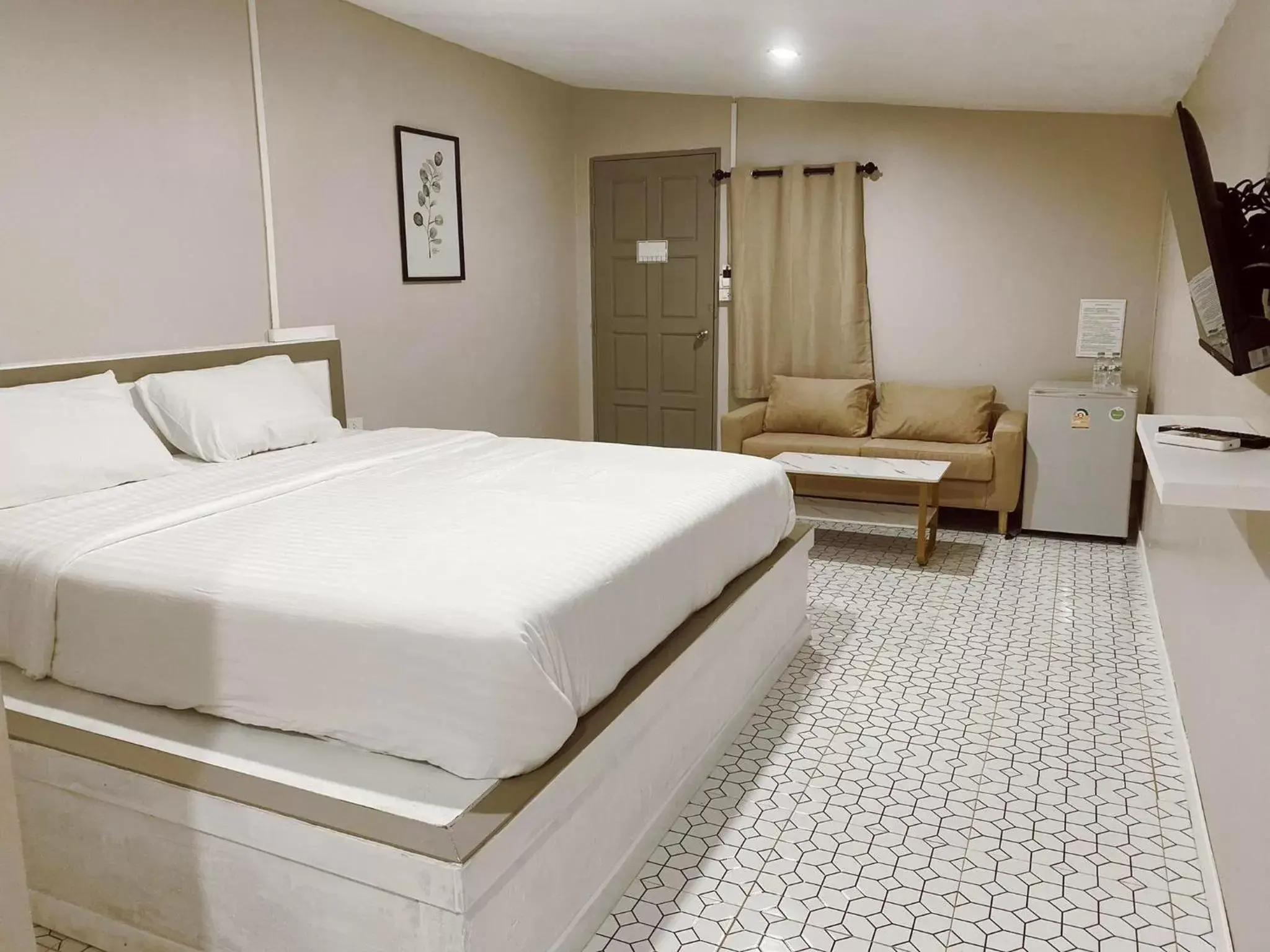 Standard Queen Room in Juni House Chumphon Standard Queen Room in Juni House Chumphon