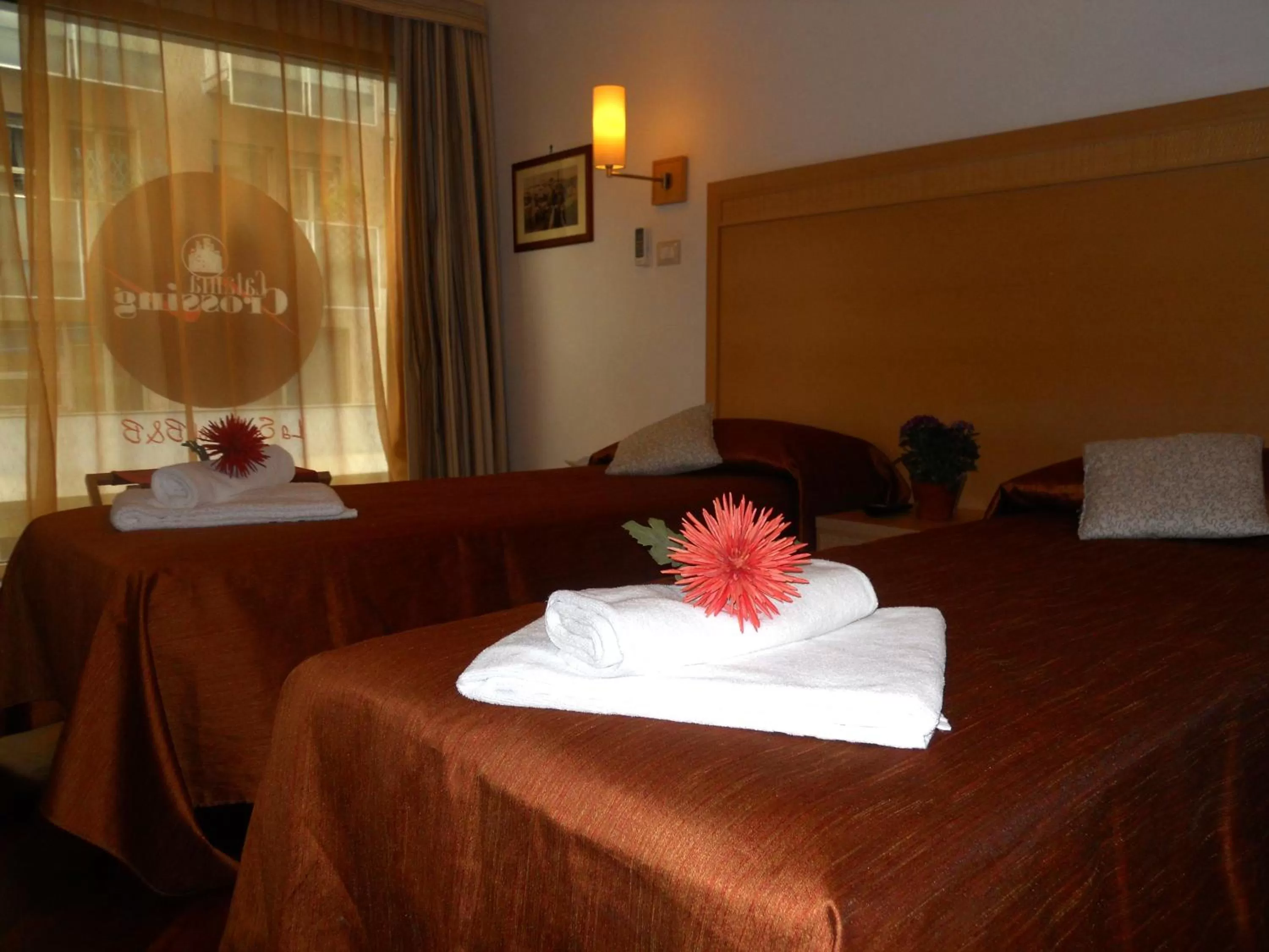 Photo of the whole room, Bed in Catania Crossing B&B - Rooms & Comforts