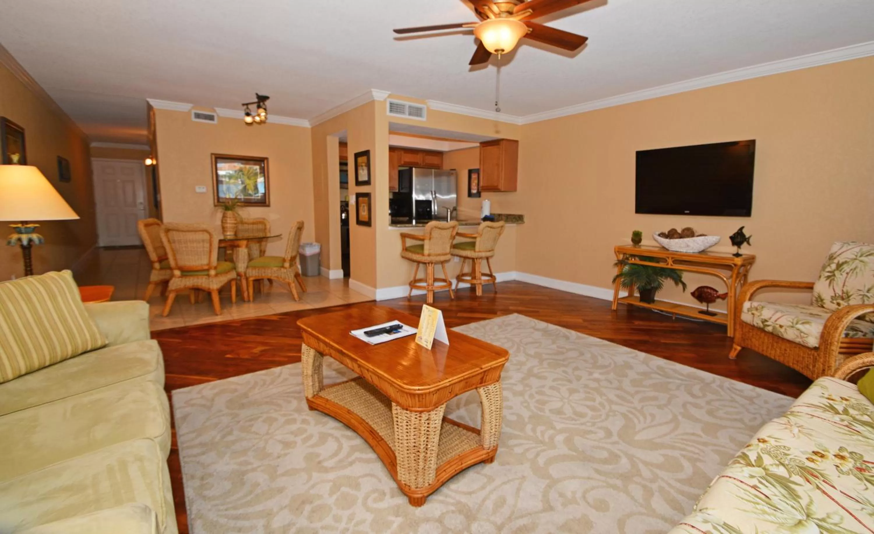 Deluxe One-Bedroom Apartment in Westwinds Waterfront Resort