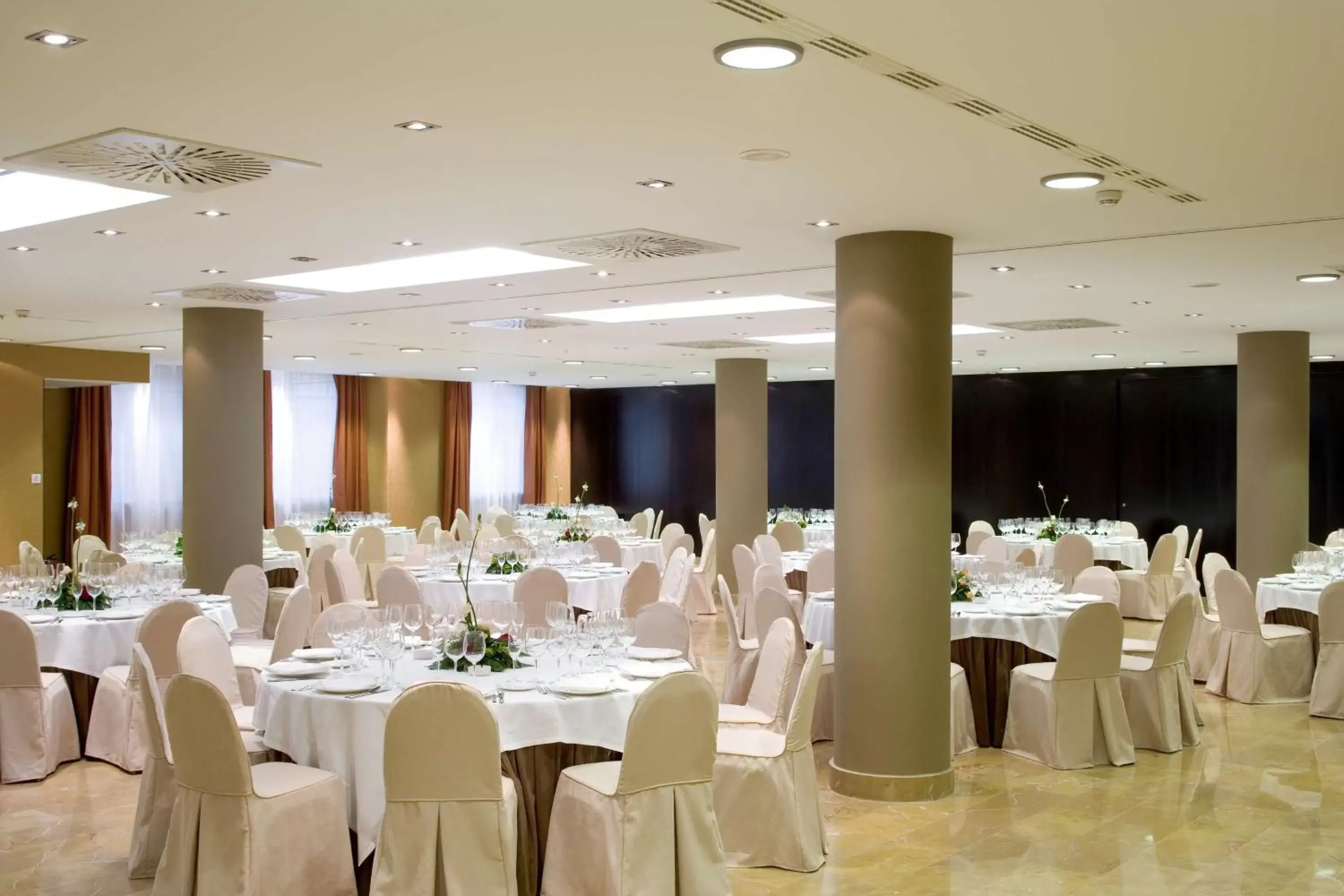 On site, Banquet Facilities in Sercotel Puerta de la Catedral