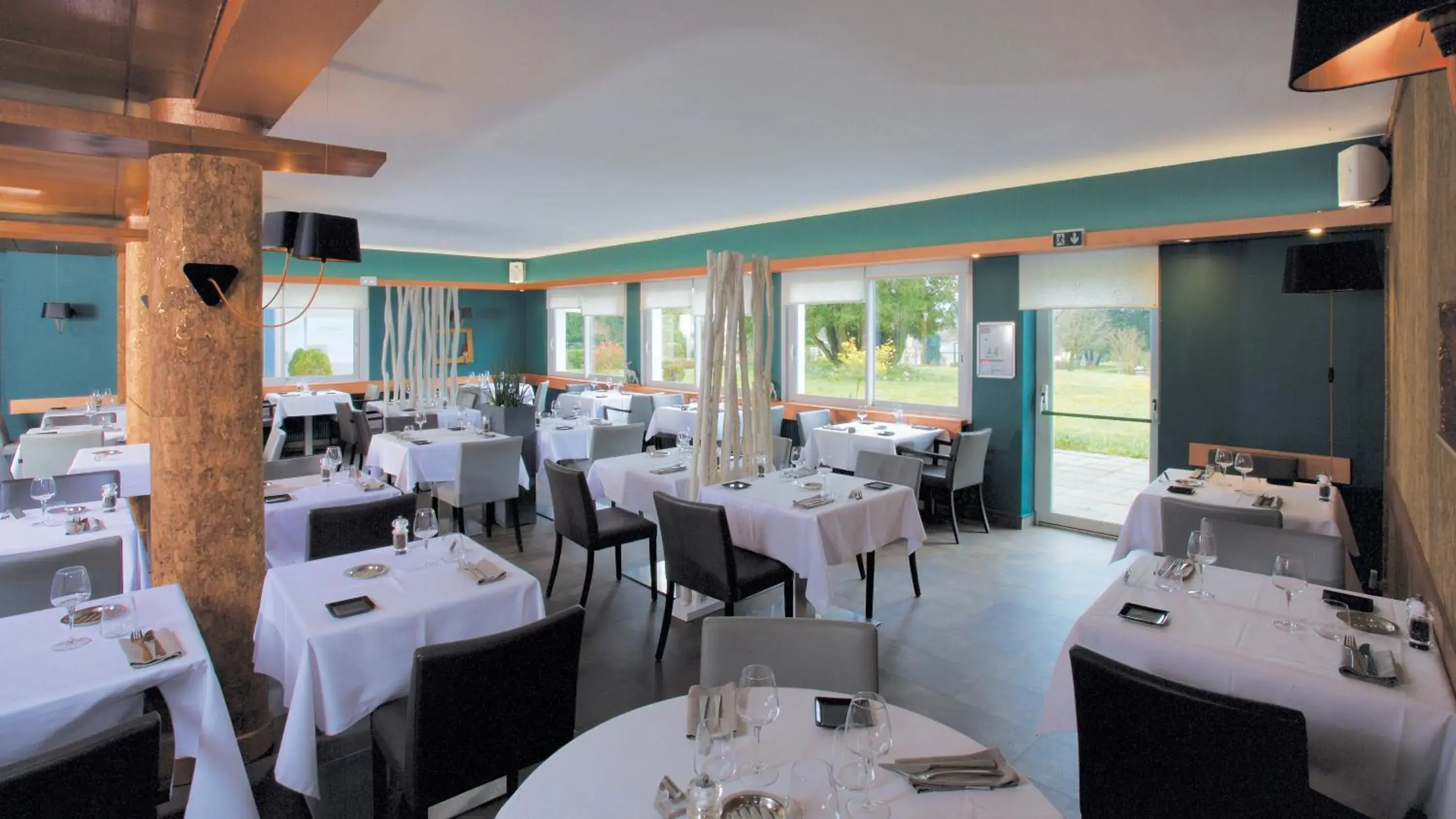 Restaurant/Places to Eat in Logis Hotel Restaurant Spa Beau Site