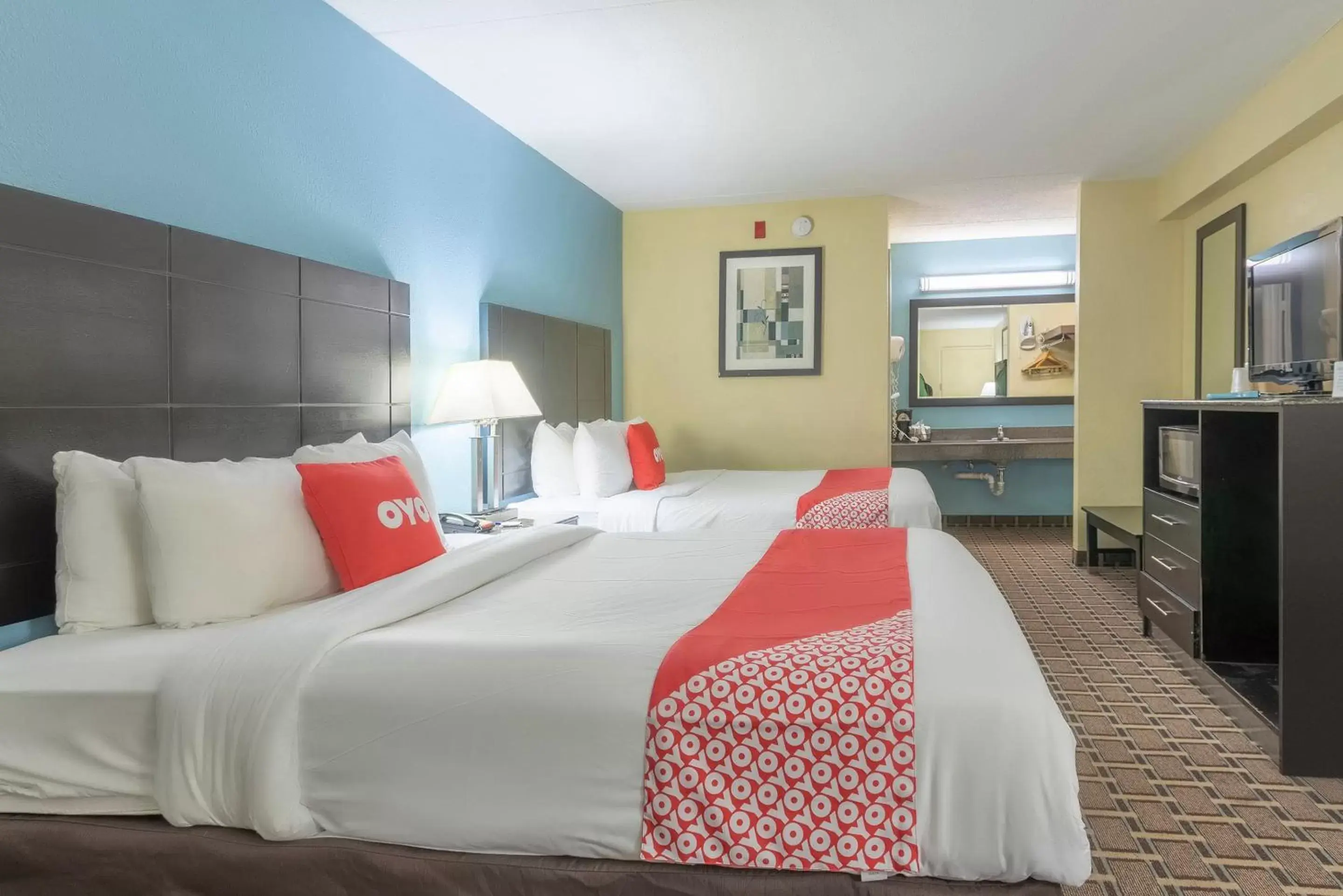 Bedroom in OYO Hotel Knoxville TN Cedar Bluff I-40
