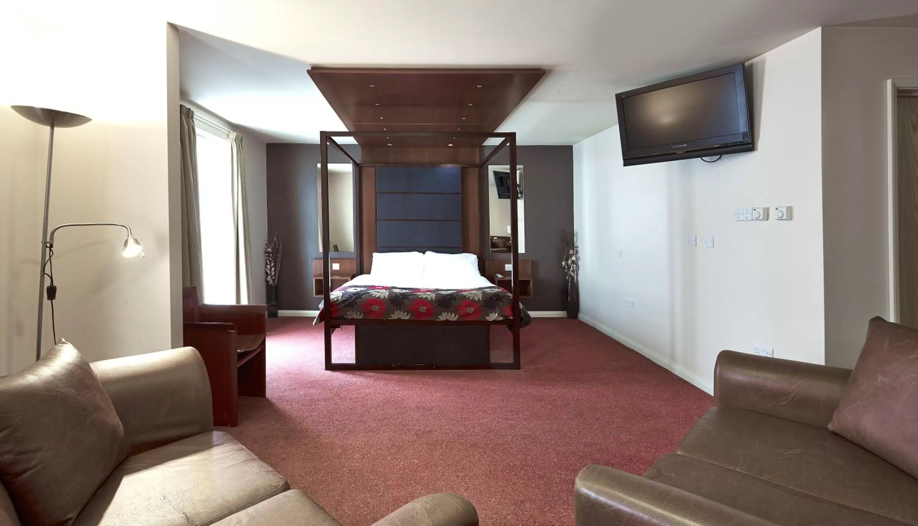 Day, Bed in The Wishing Well