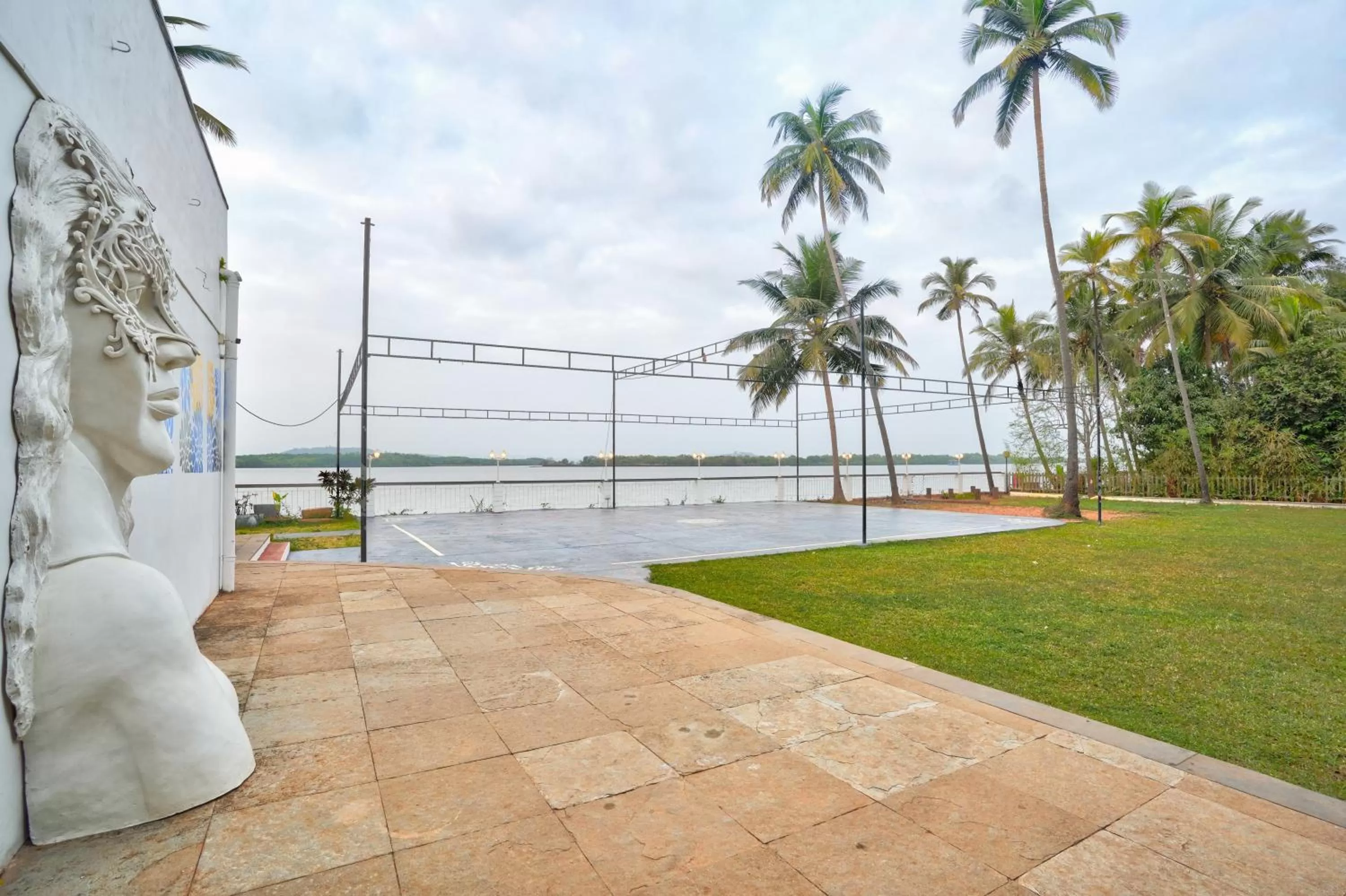 Garden view in Blu Missel By The River