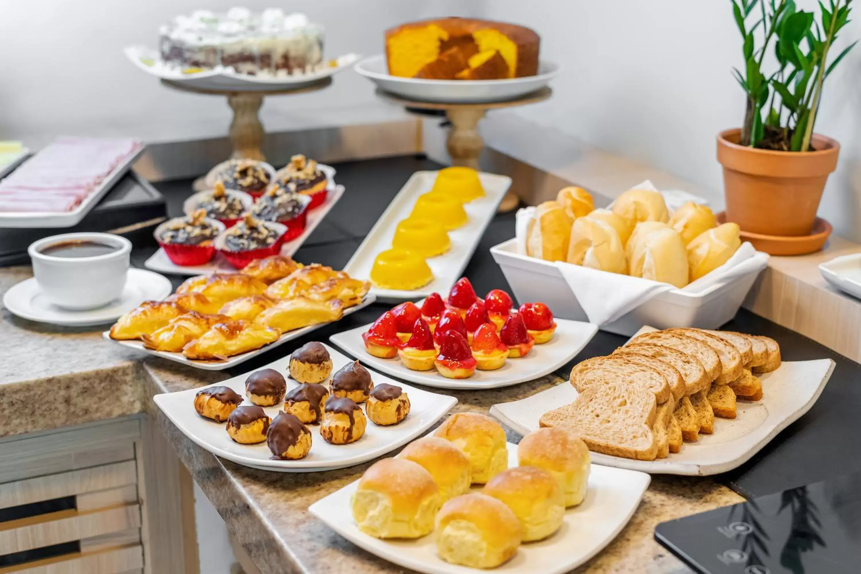 Breakfast in Matiz Niterói Design Hotel Breakfast in Matiz Niterói Design Hotel