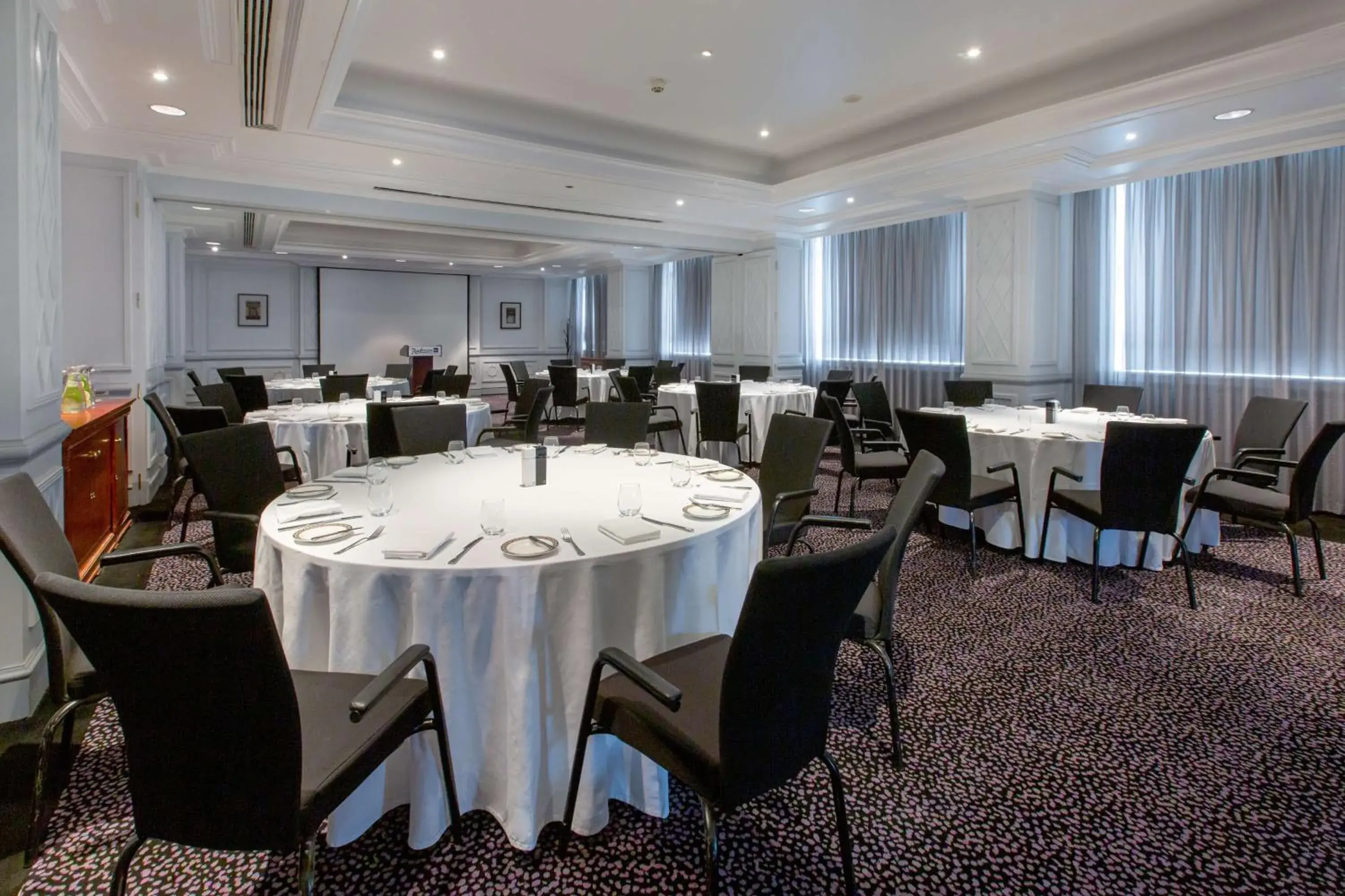 Banquet/Function facilities, Restaurant/Places to Eat in Radisson Blu Hotel, Muscat
