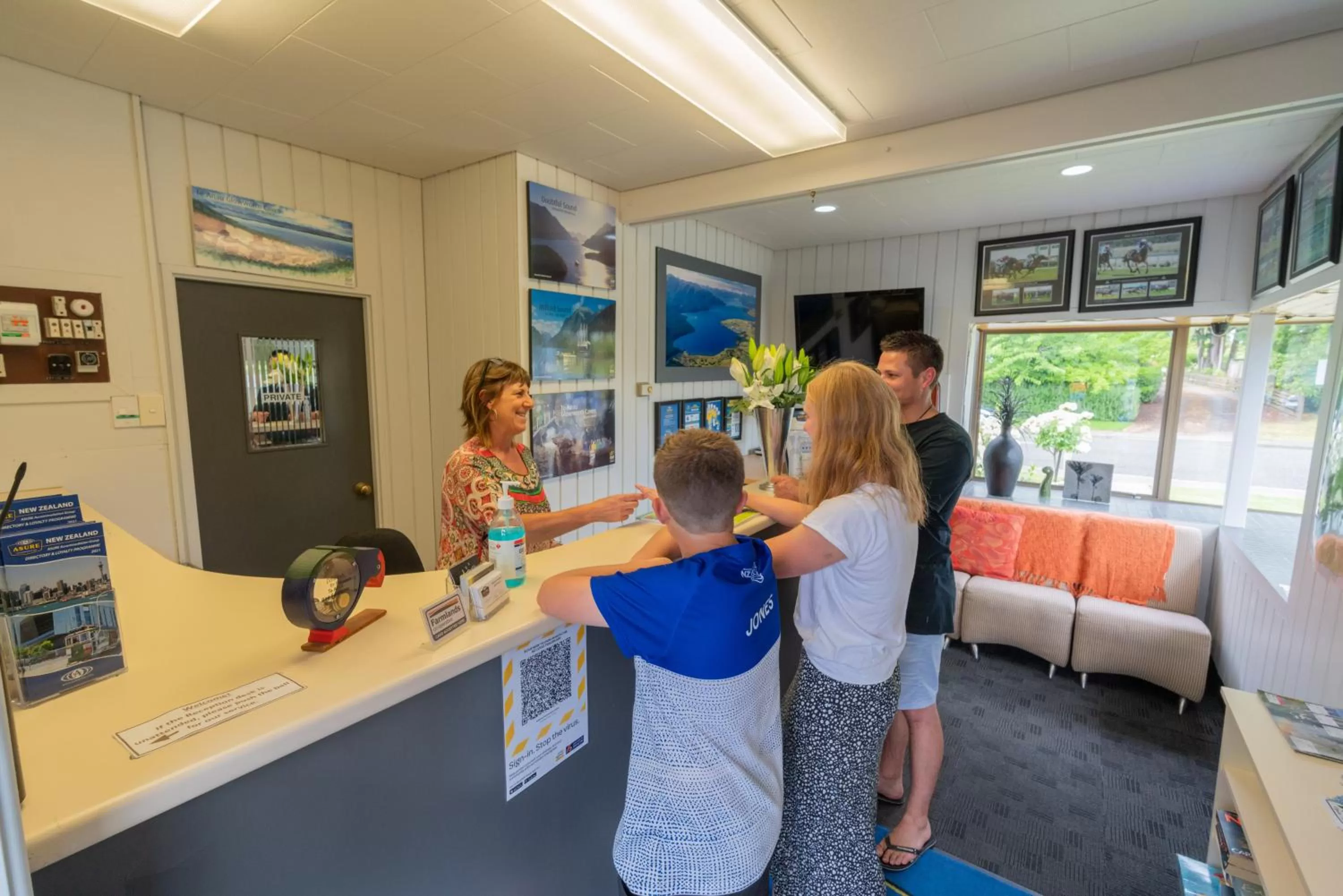 Lobby or reception in ASURE Explorer Motel & Apartments