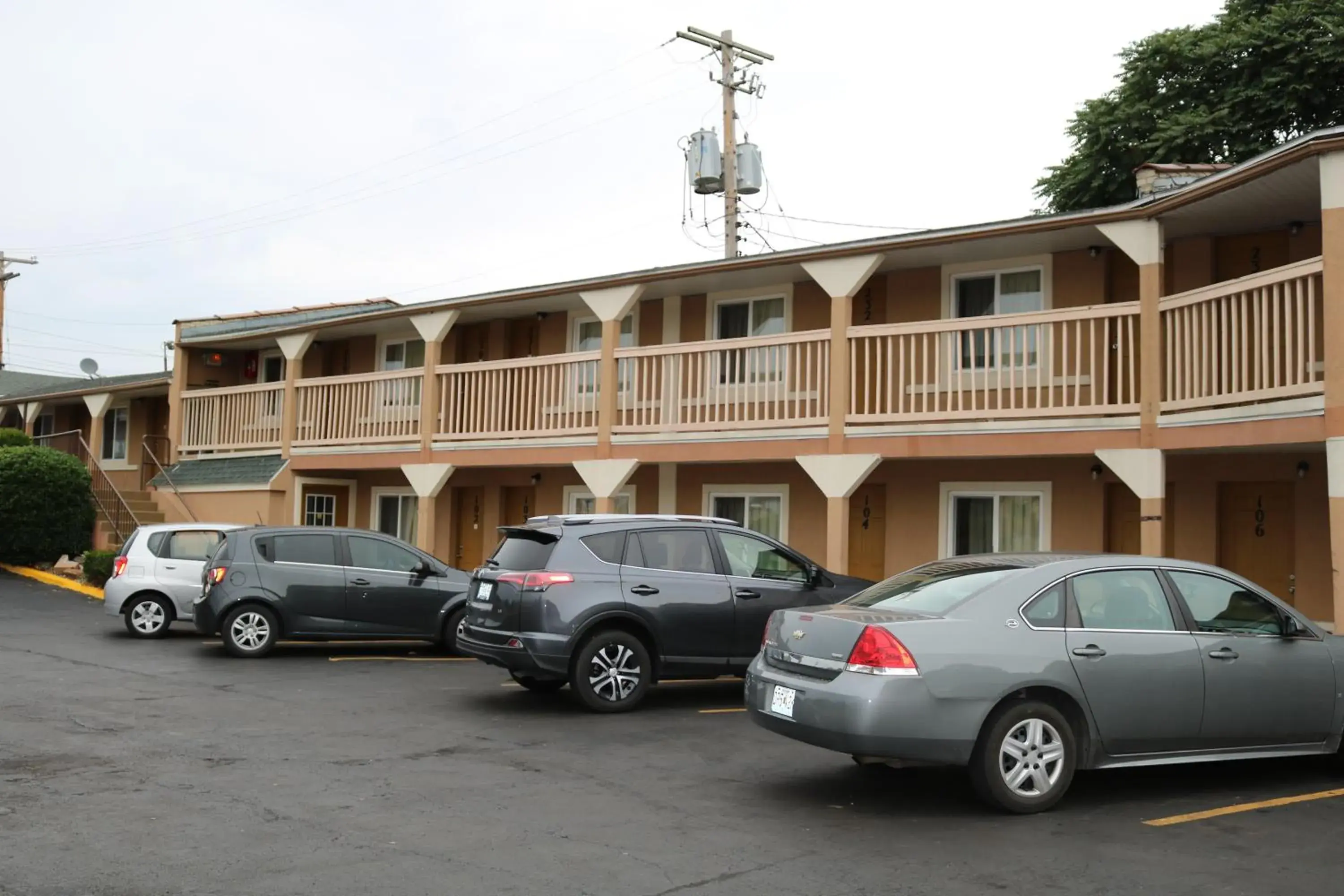 Property Building in Battlefield Inn Springfield