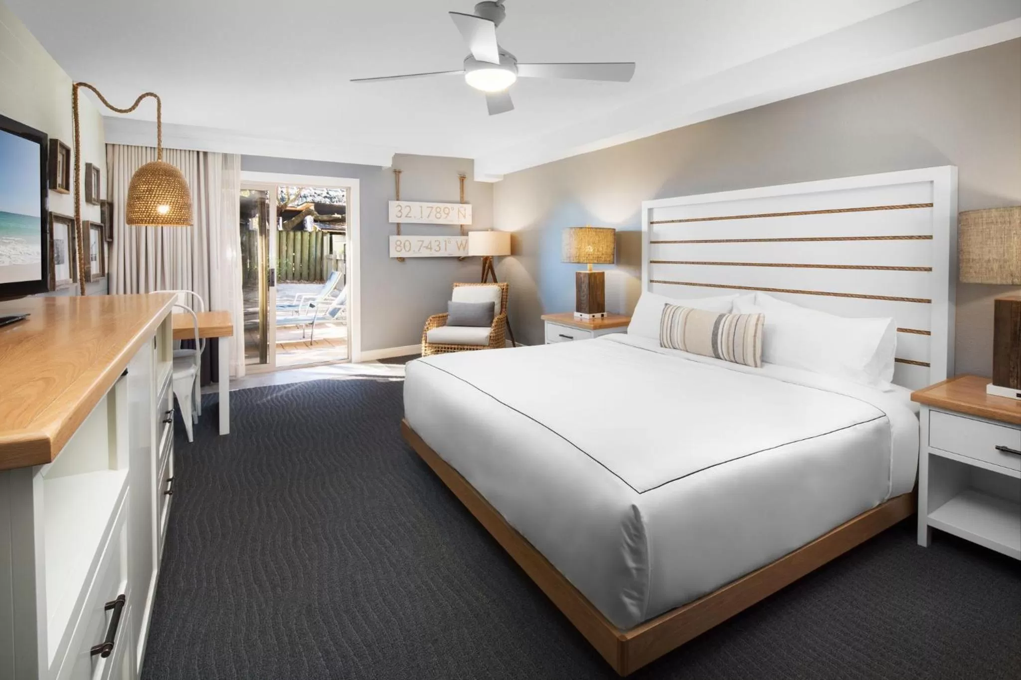 Patio, Bed in Beach House Resort Hilton Head Island