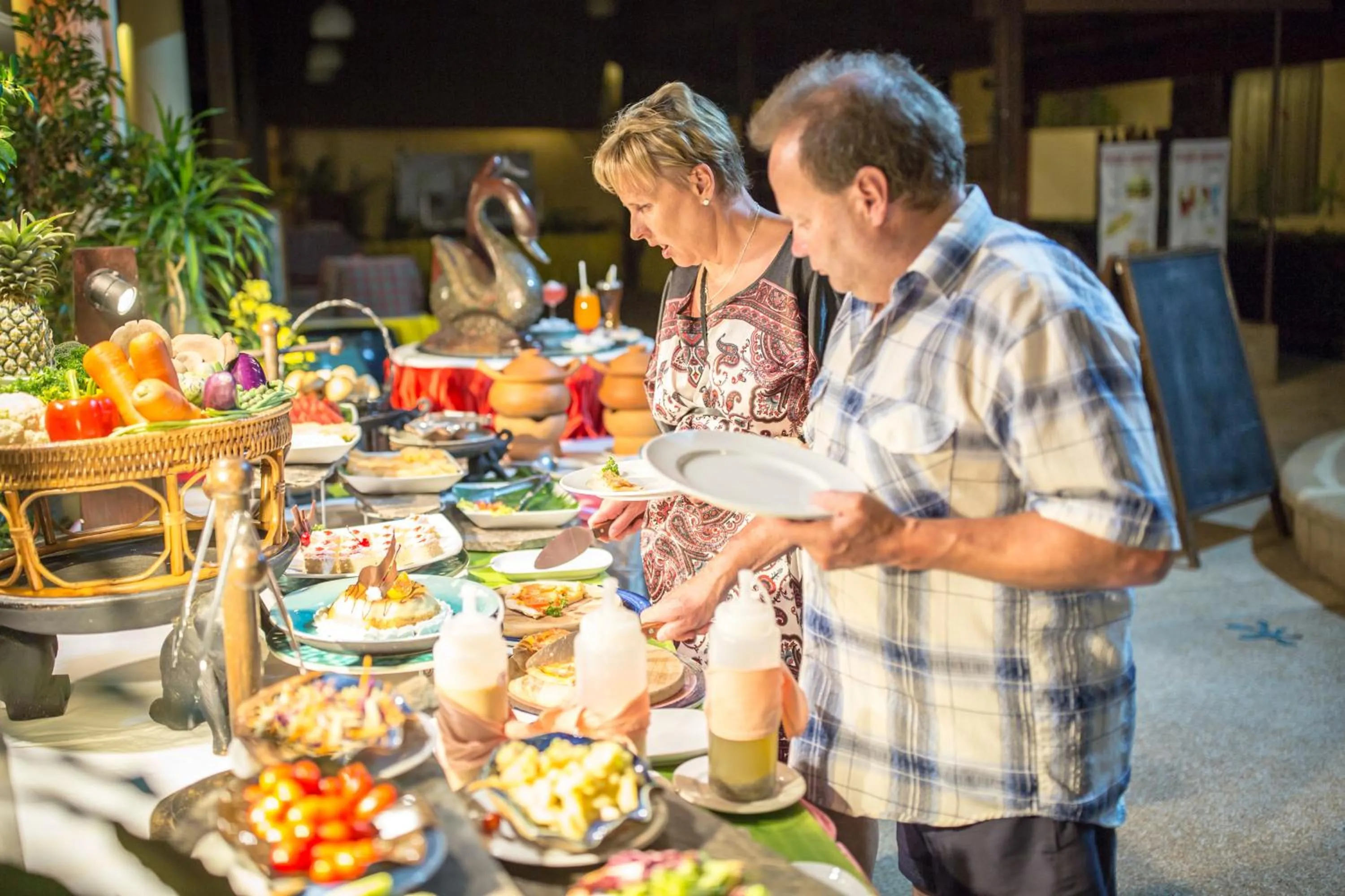 Restaurant/places to eat in Karona Resort & Spa - SHA Extra Plus