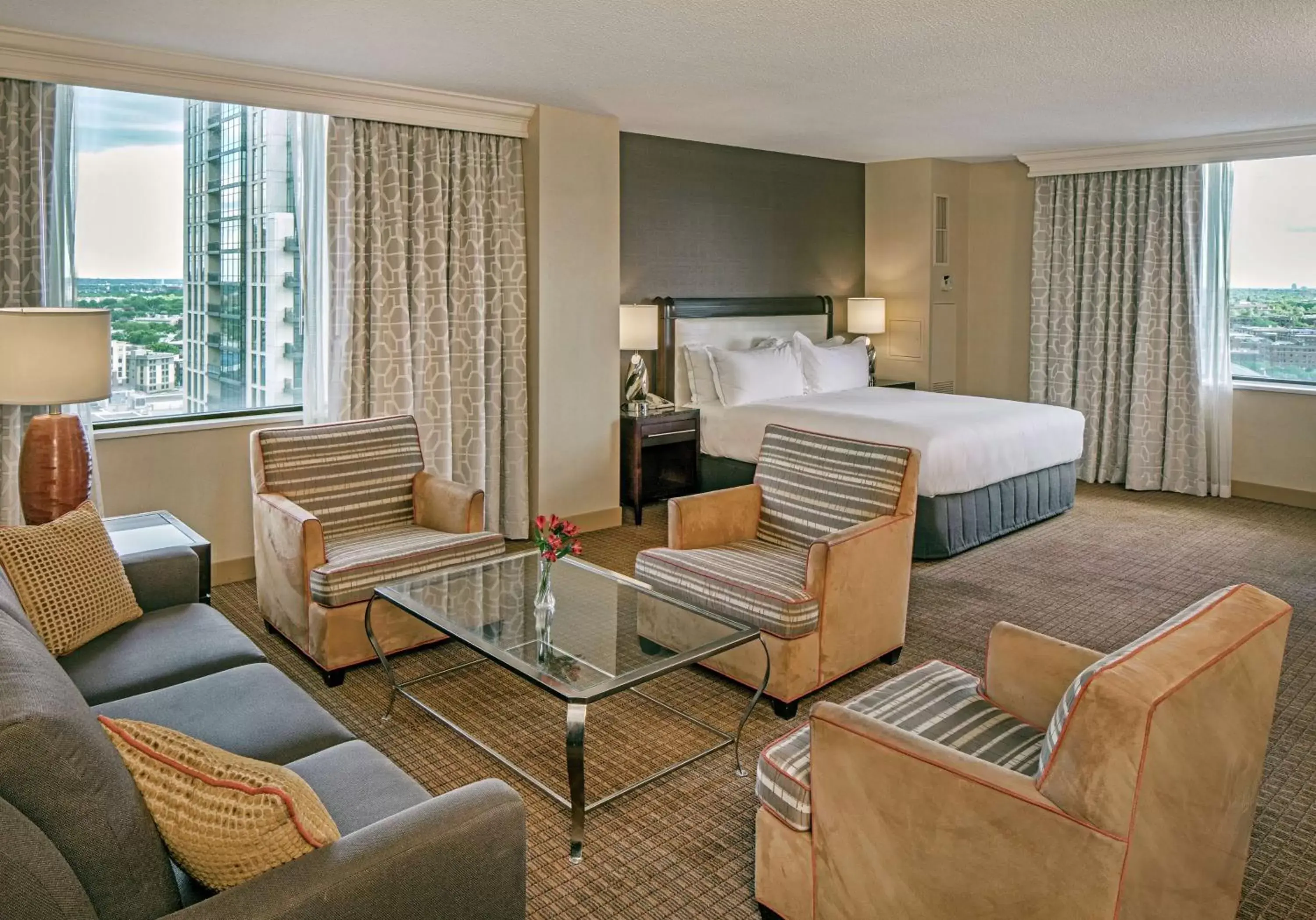 Living room, Bed in Hilton Minneapolis Living room, Bed in Hilton Minneapolis