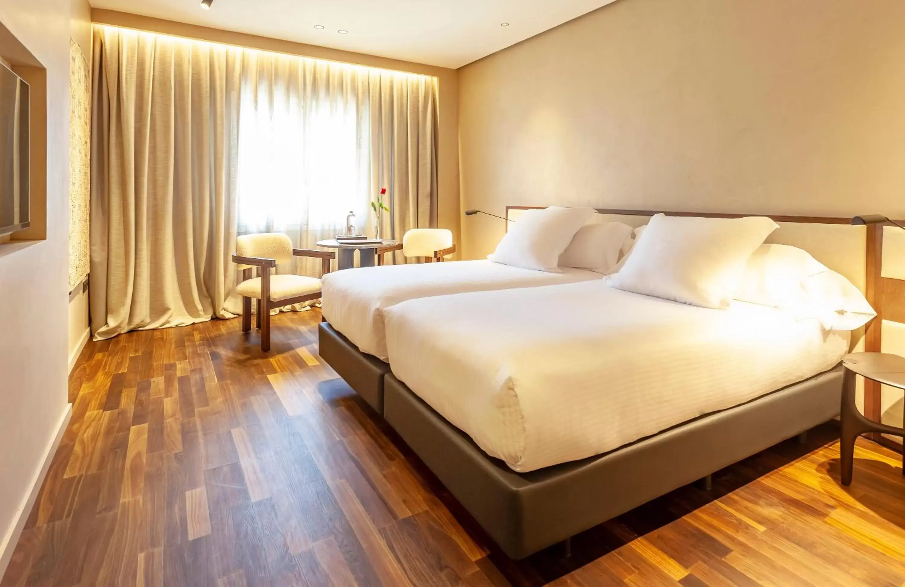 Bedroom, Bed in Hotel Villa Real, a member of Preferred Hotels & Resorts