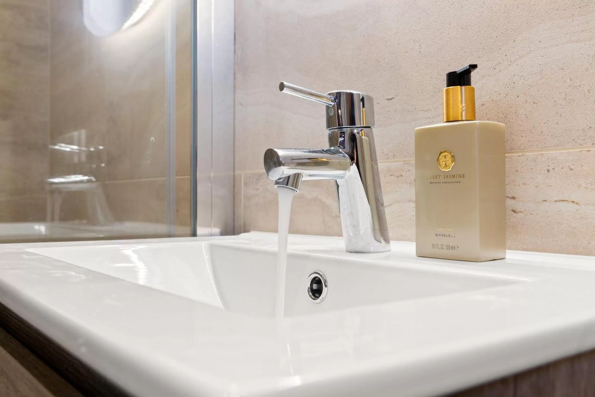 Shower, Bathroom in Hello Zeeland - Studio's Duinenburg 10