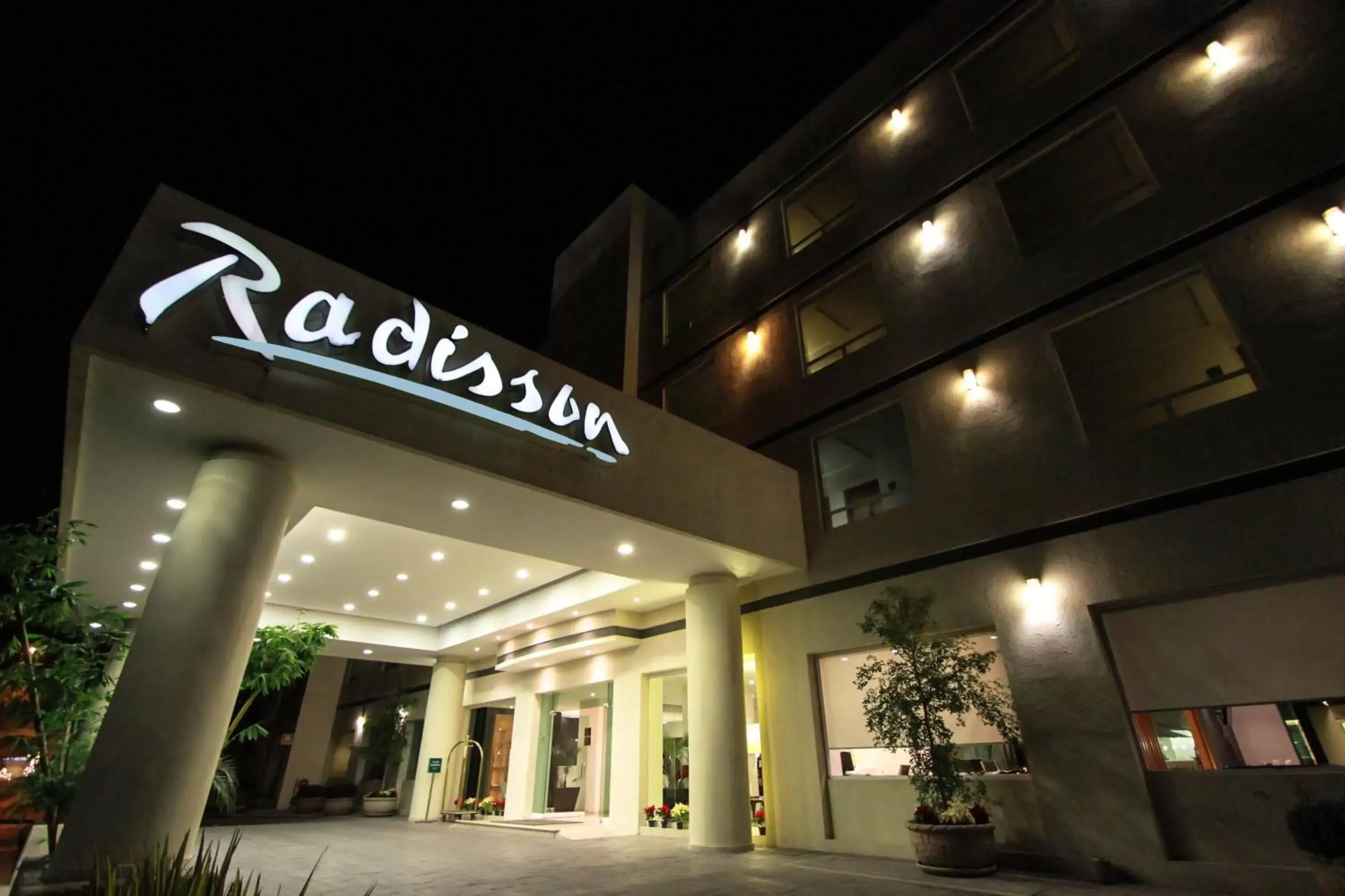 Facade/entrance in Radisson Poliforum Plaza Hotel Leon