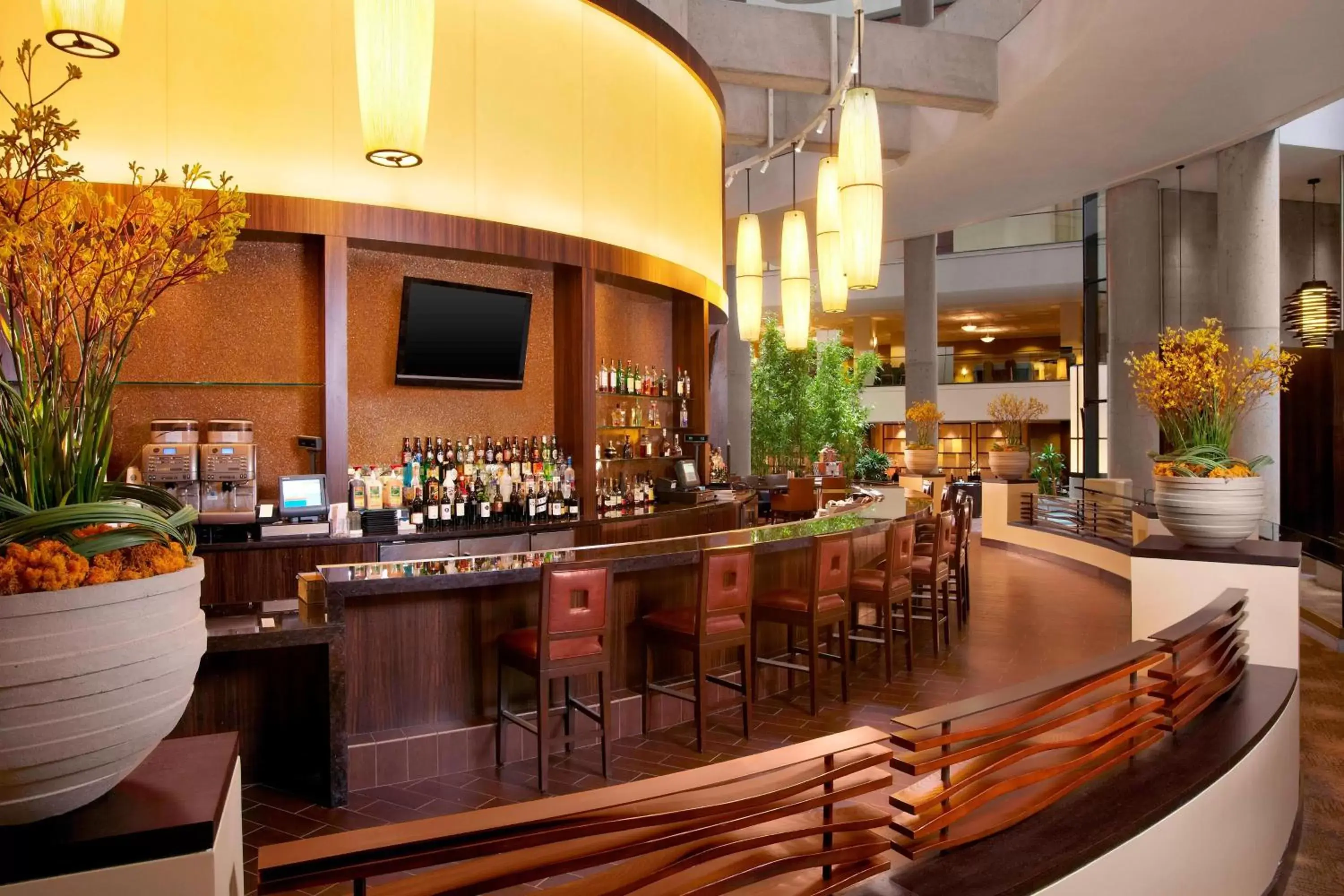 Lobby or reception, Lounge/Bar in The Westin Bonaventure Hotel & Suites, Los Angeles