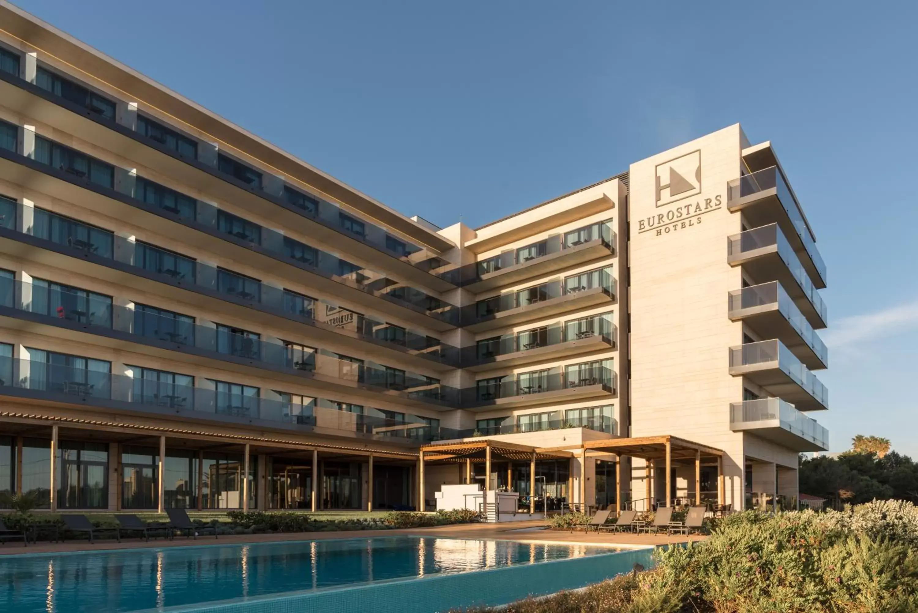 Facade/entrance, Property Building in Eurostars Cascais