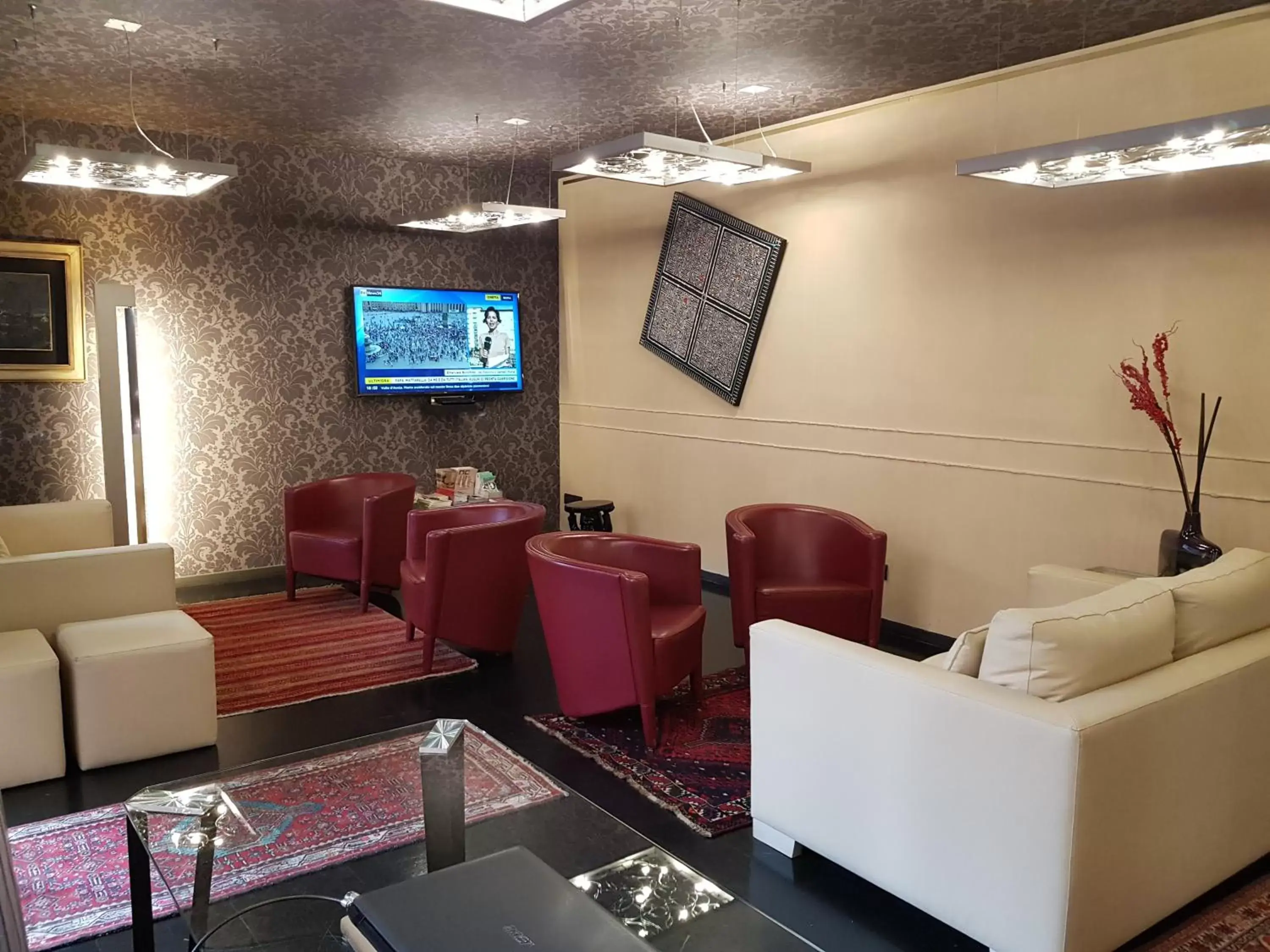 Communal lounge/ TV room, Seating Area in Hotel Lancaster